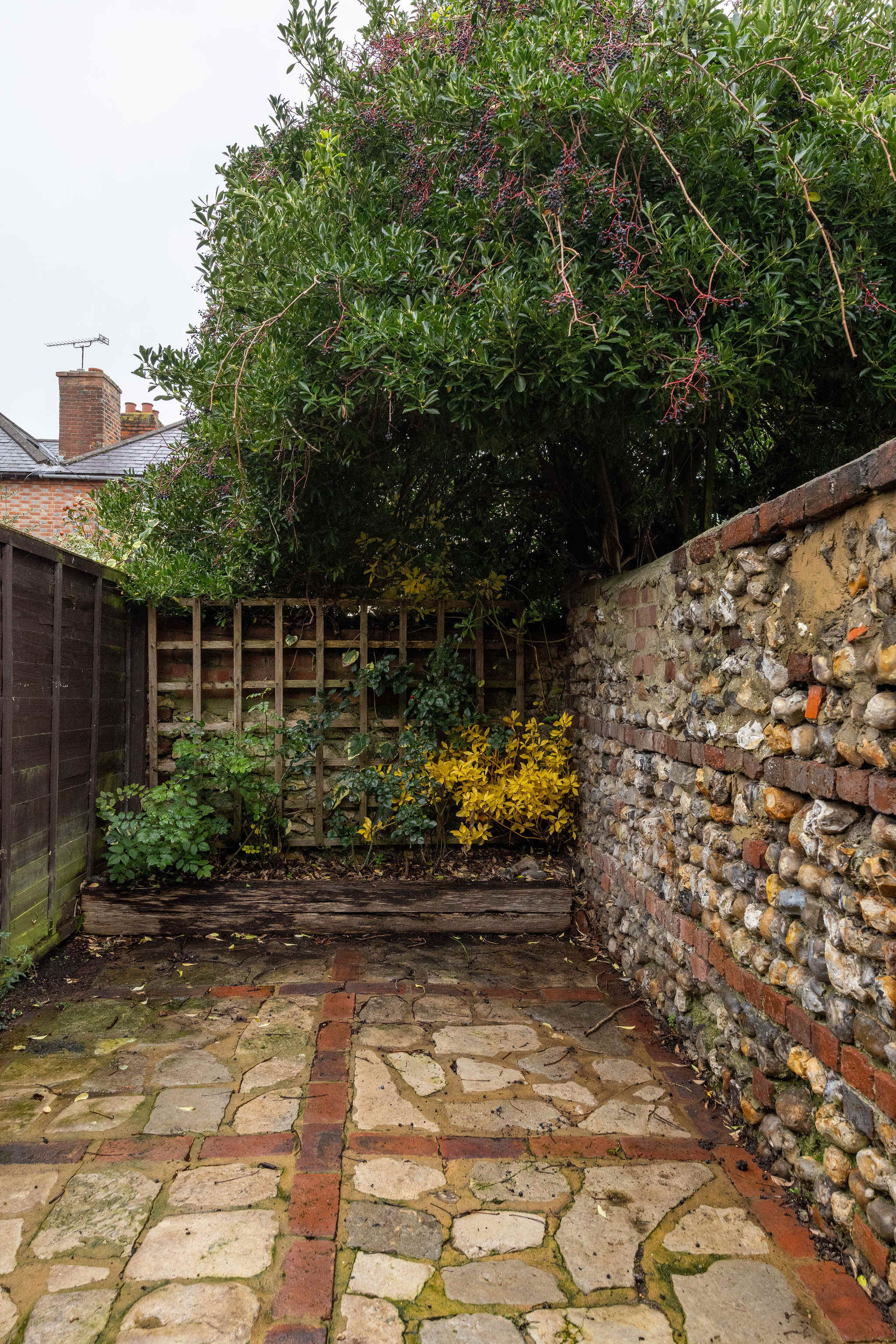 A peaceful little spot with seating where you can enjoy your morning coffee or an evening drink.