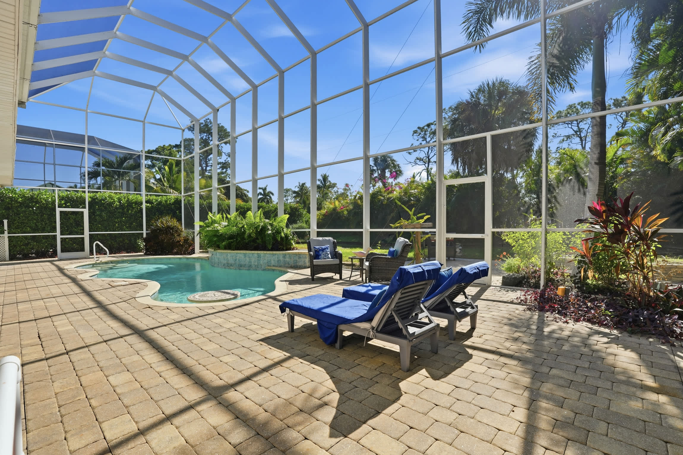 Family Friendly Retreat W Huge Pool 2 Kitchens | Photo 47