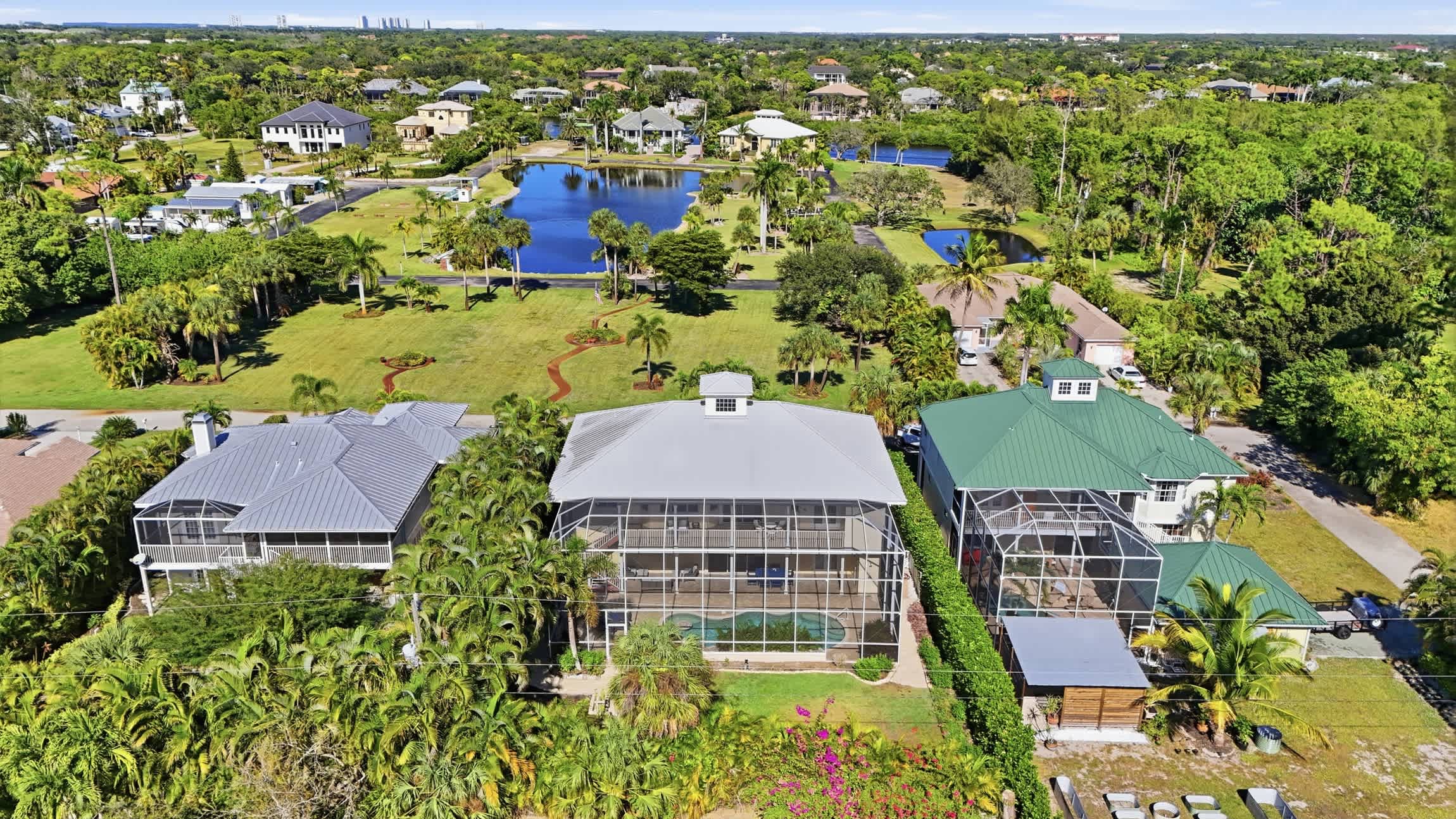 Family Friendly Retreat W Huge Pool 2 Kitchens | Photo 53