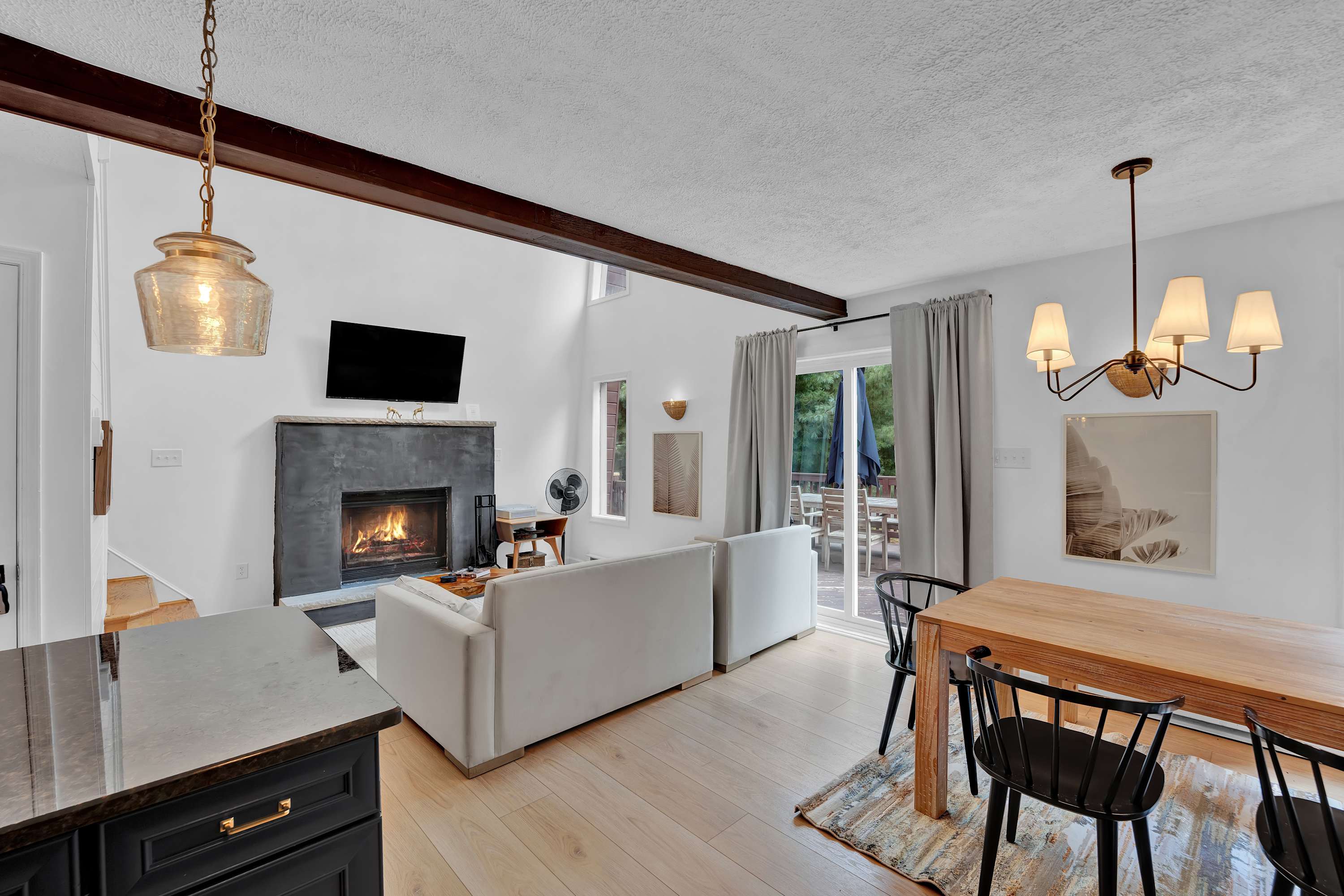 Modern Retreat in the Pines, Firepit, Lake Access