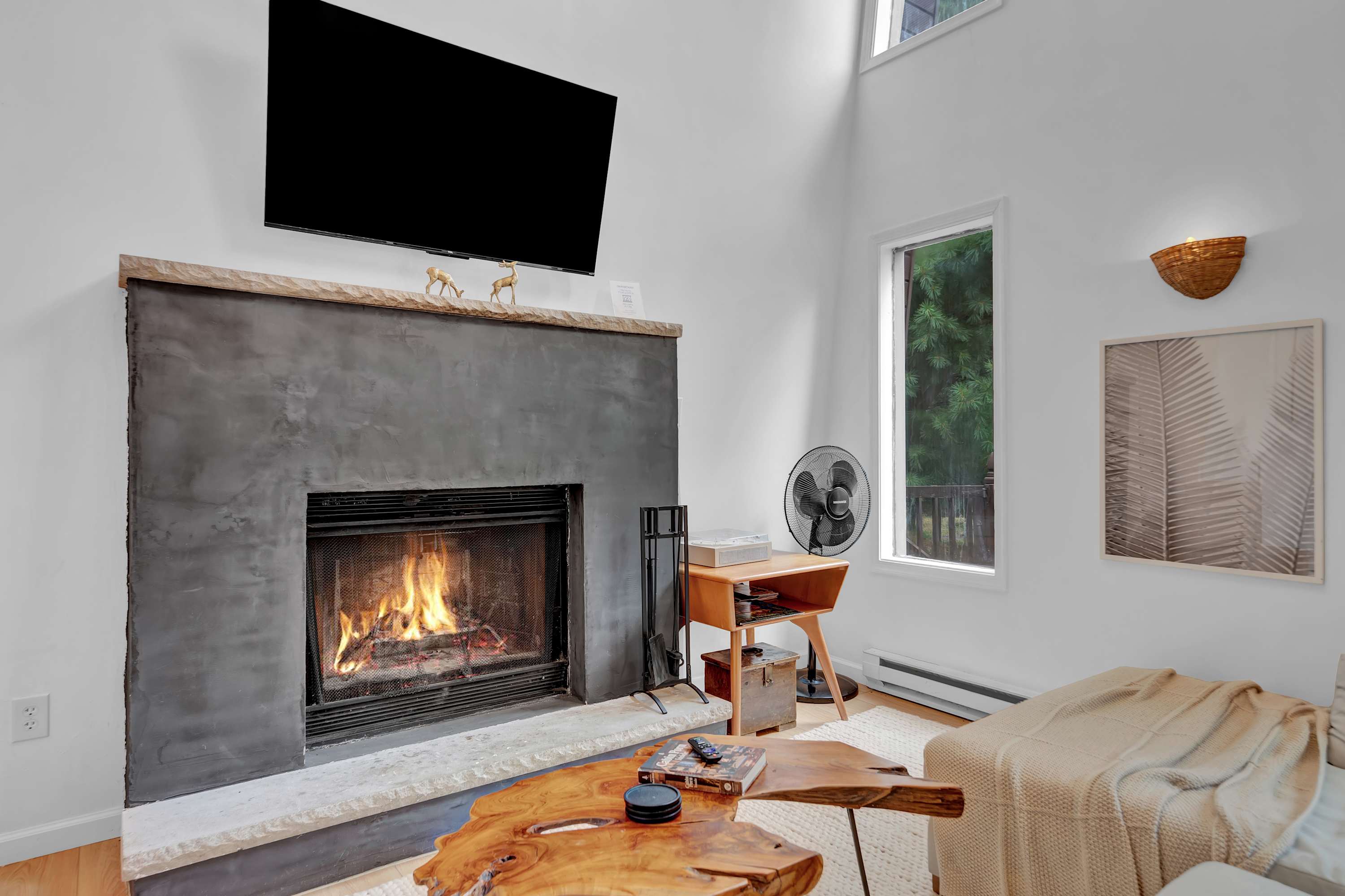 Modern Retreat in the Pines, Firepit, Lake Access