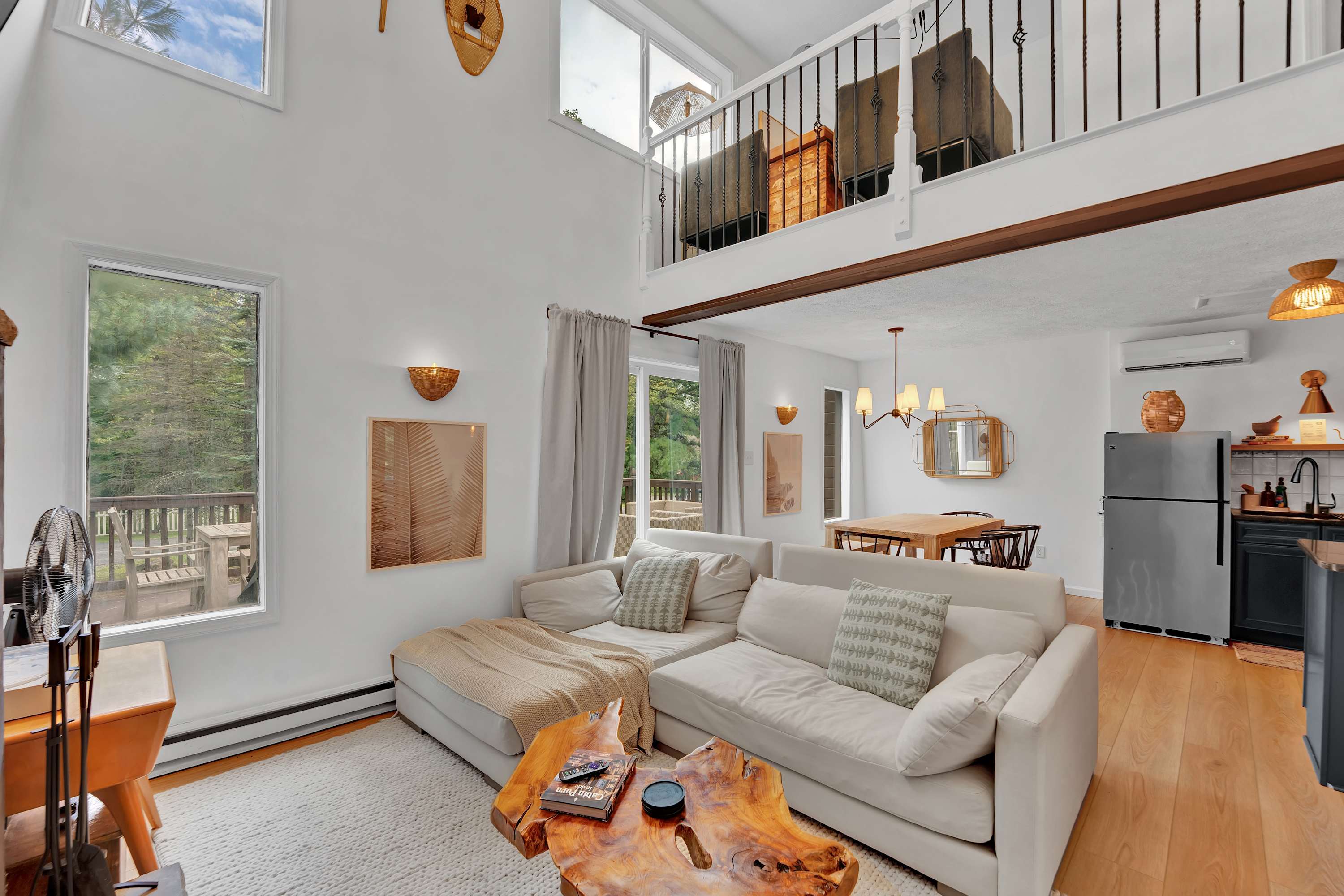 Modern Retreat in the Pines, Firepit, Lake Access