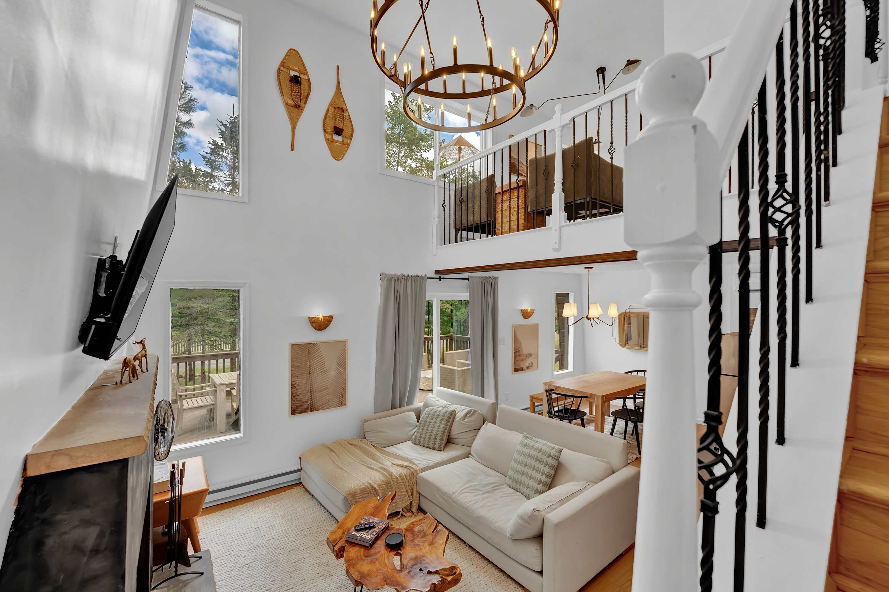 Modern Retreat in the Pines, Firepit, Lake Access — Long Pond, PA — vacation rental
