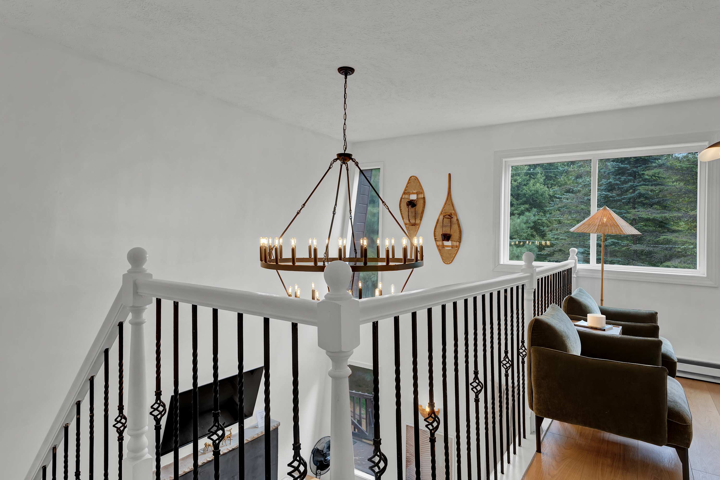 Modern Retreat in the Pines, Firepit, Lake Access