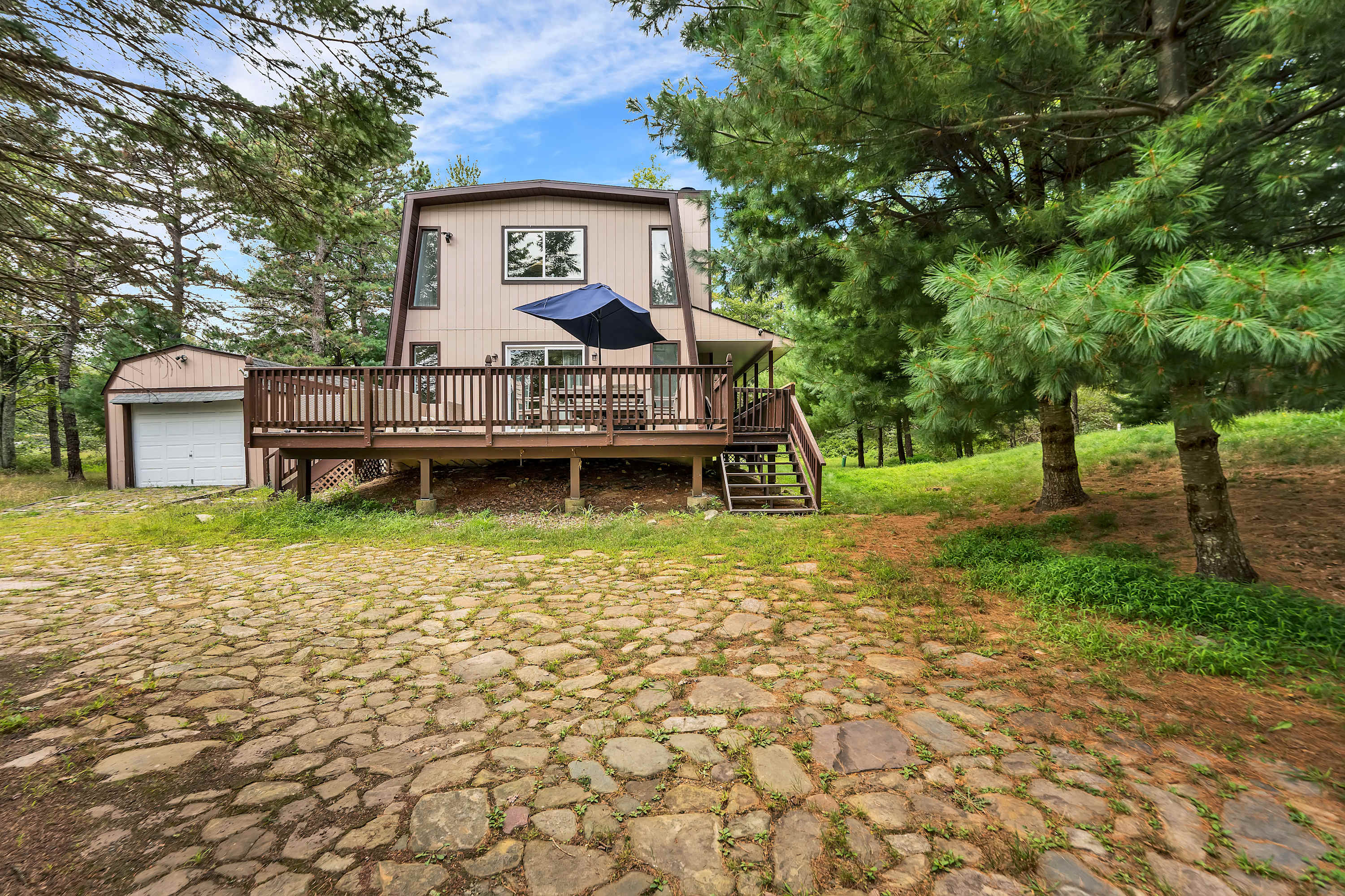 Modern Retreat in the Pines, Firepit, Lake Access