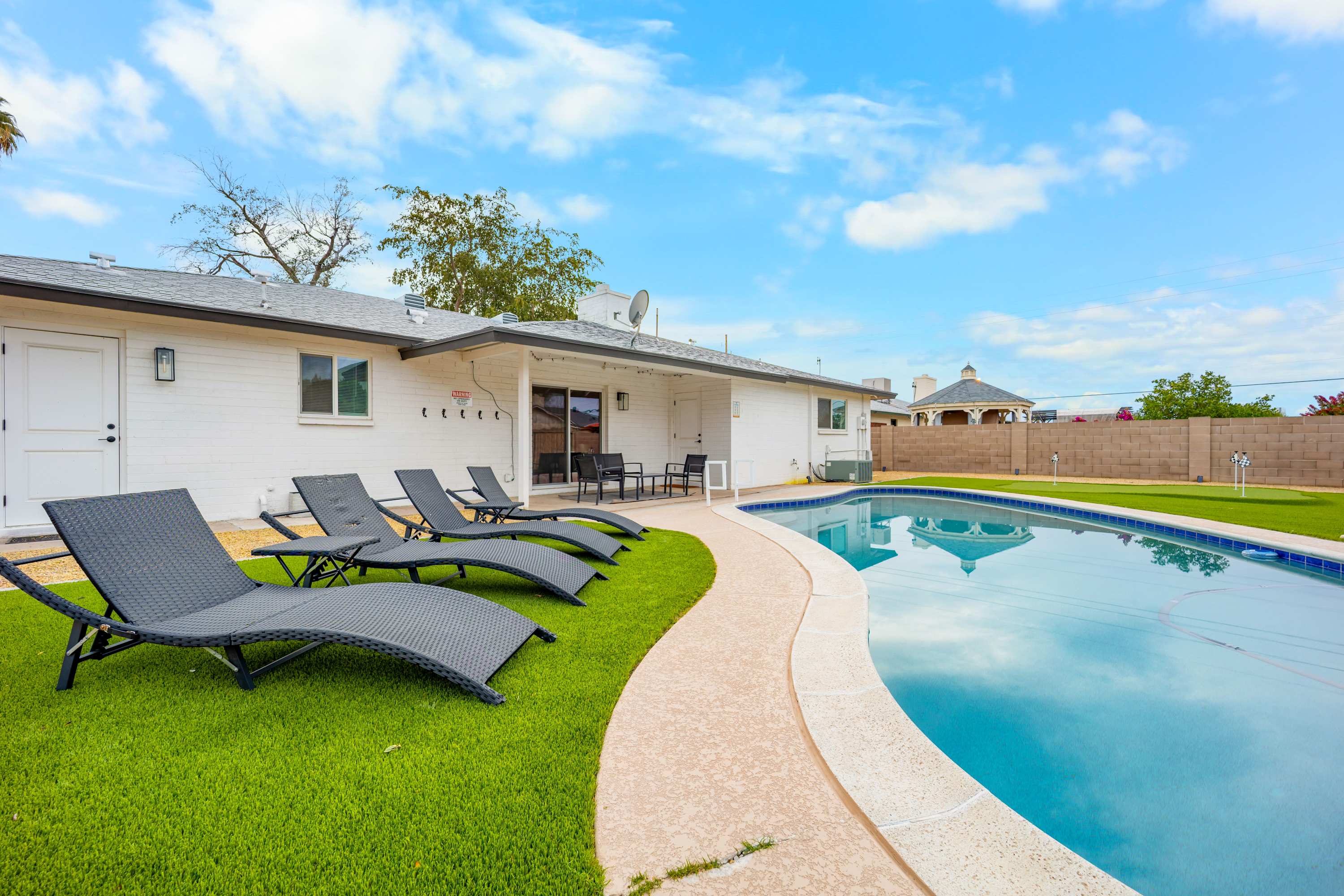 Backyard, Private Pool, Putting Green|Desert Views in Phoenix, AZ