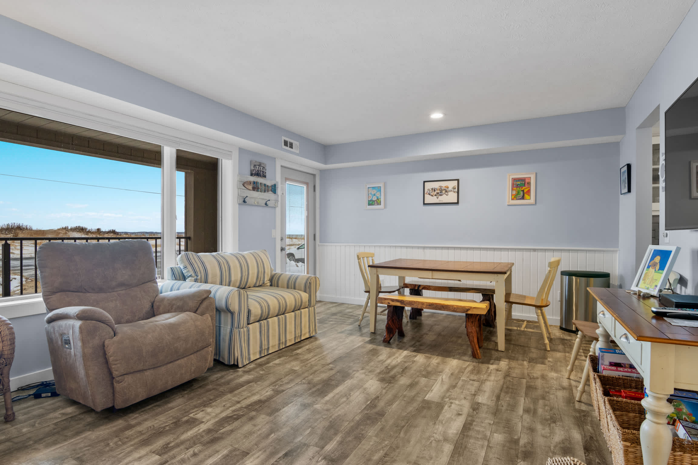 #01 ELK RAPIDS BEACH CONDOMINIUM — Elk Rapids, MI — vacation rental