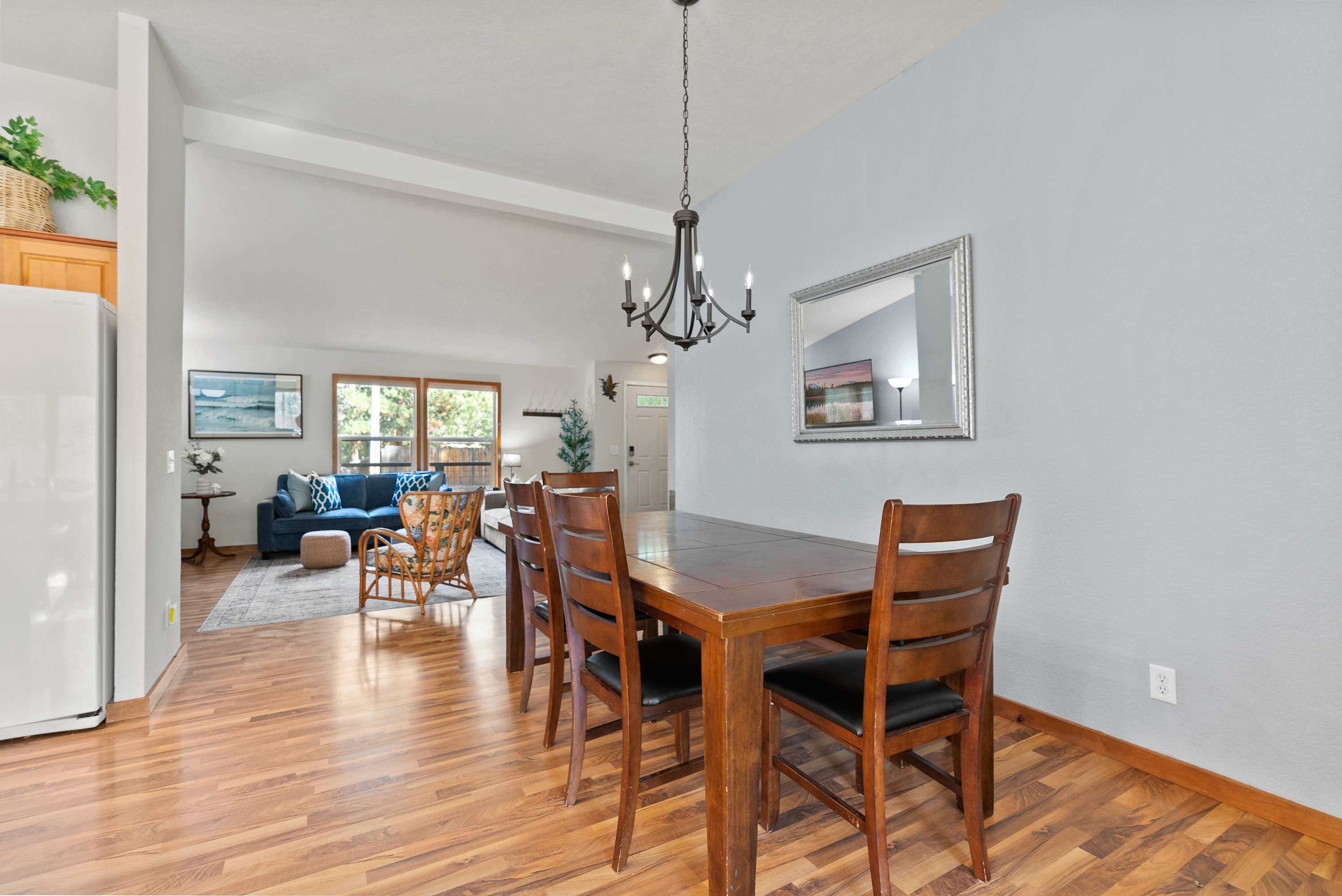 Make mealtime memories together at the dining table, with space for 8​