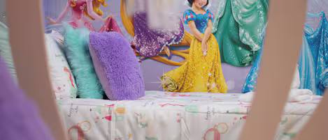 Villa near Disney w/ private pool & hot tub