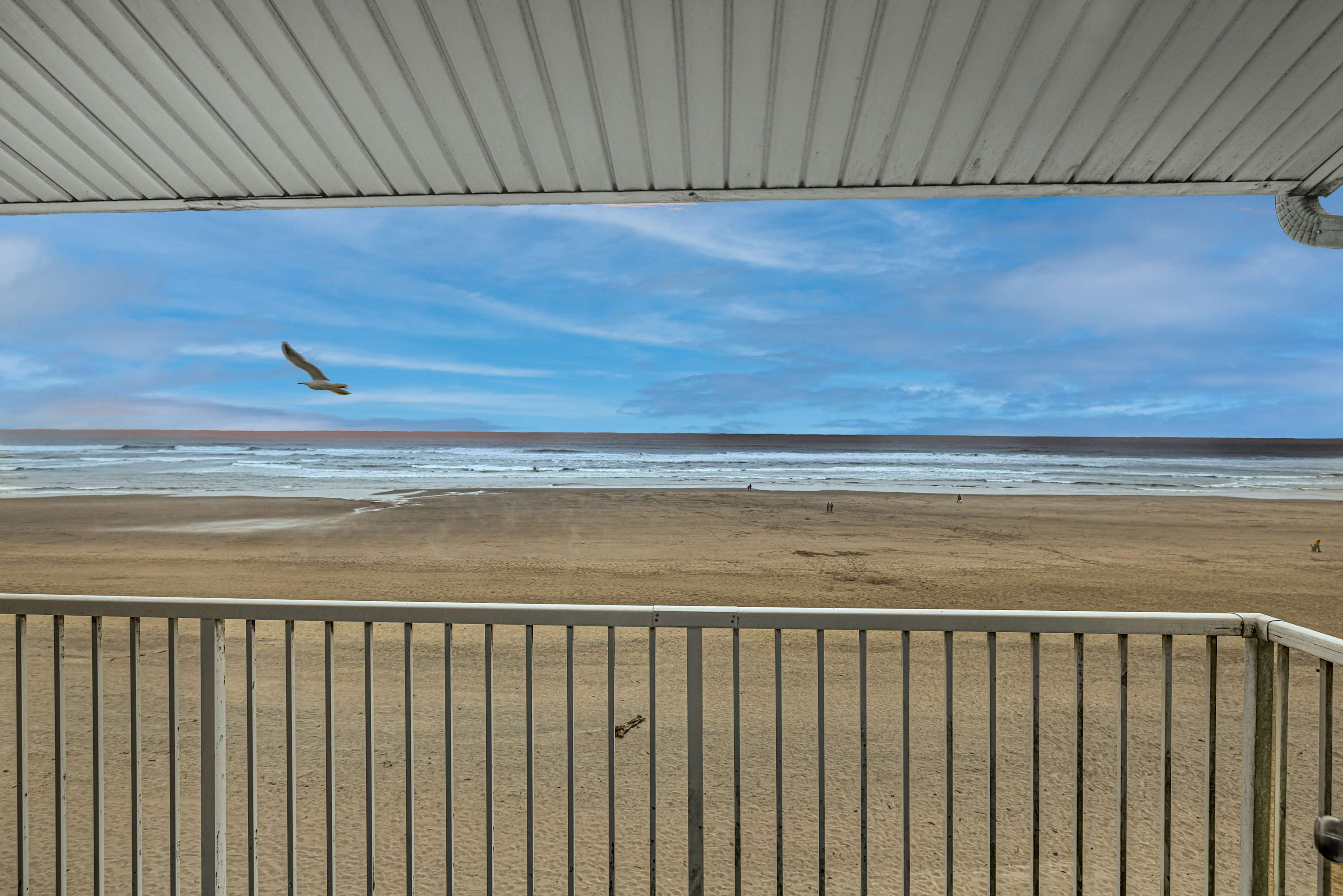 Top Floor Ocean View Suite - Sleeps Six - Pool & Hot Tub Access! 4