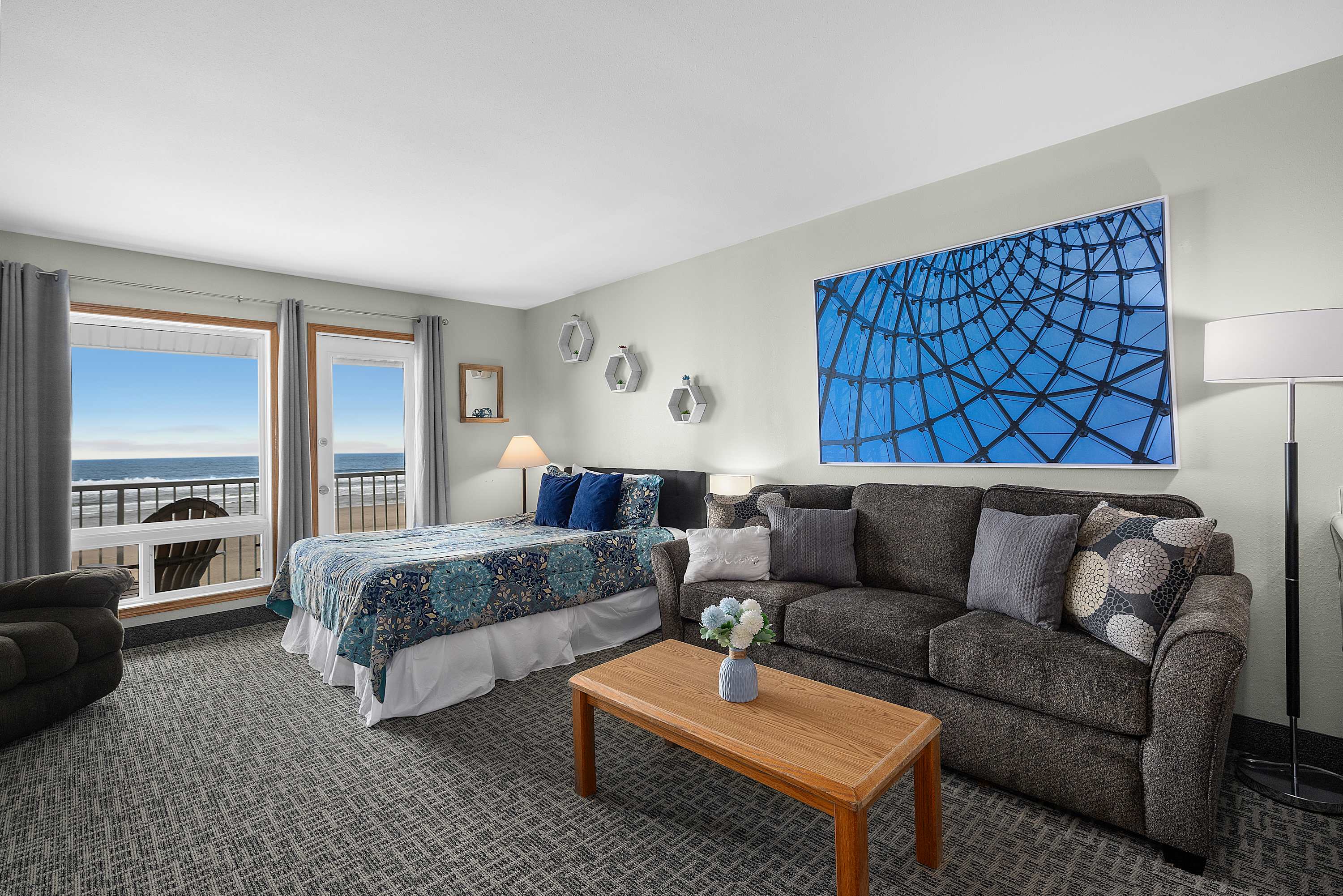 Top Floor Ocean View Suite - Sleeps Six - Pool & Hot Tub Access! 6