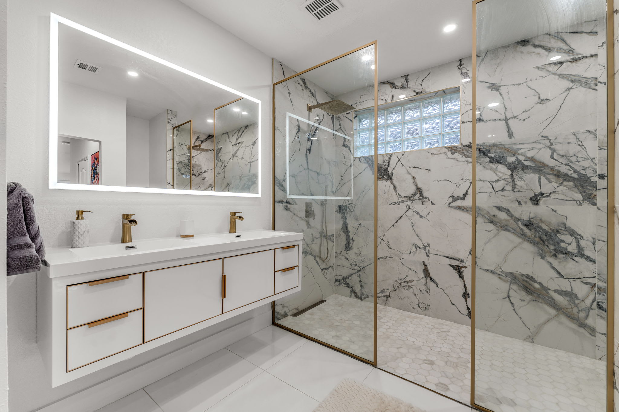 Miami Lakefront Modern | Sleeps 10, Kayaks & Games