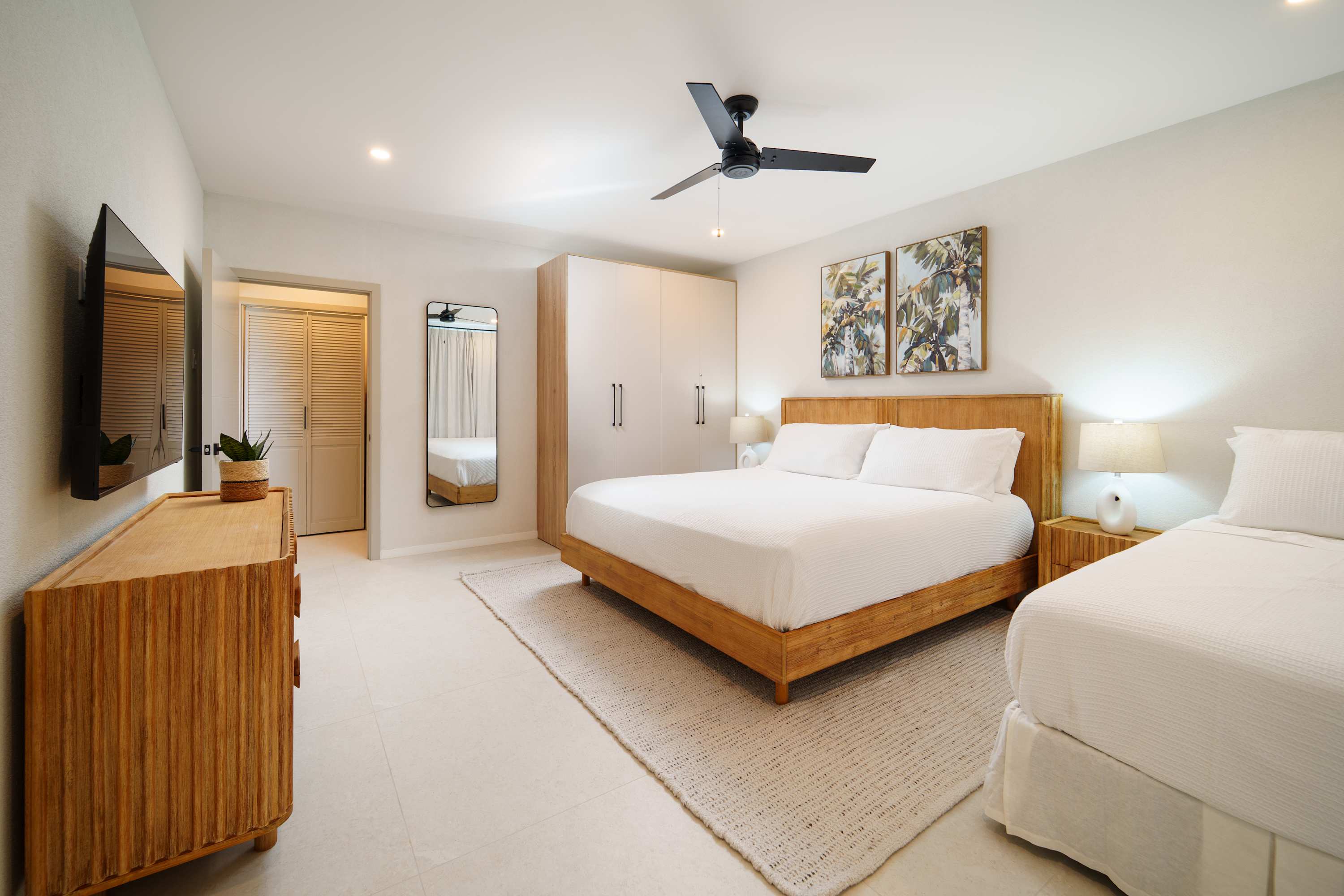 Alora Barbados fuses natural stone elements with natural wood elements, giving this property a sense of warmth and depth from the exterior that seeps through into the details on the interior