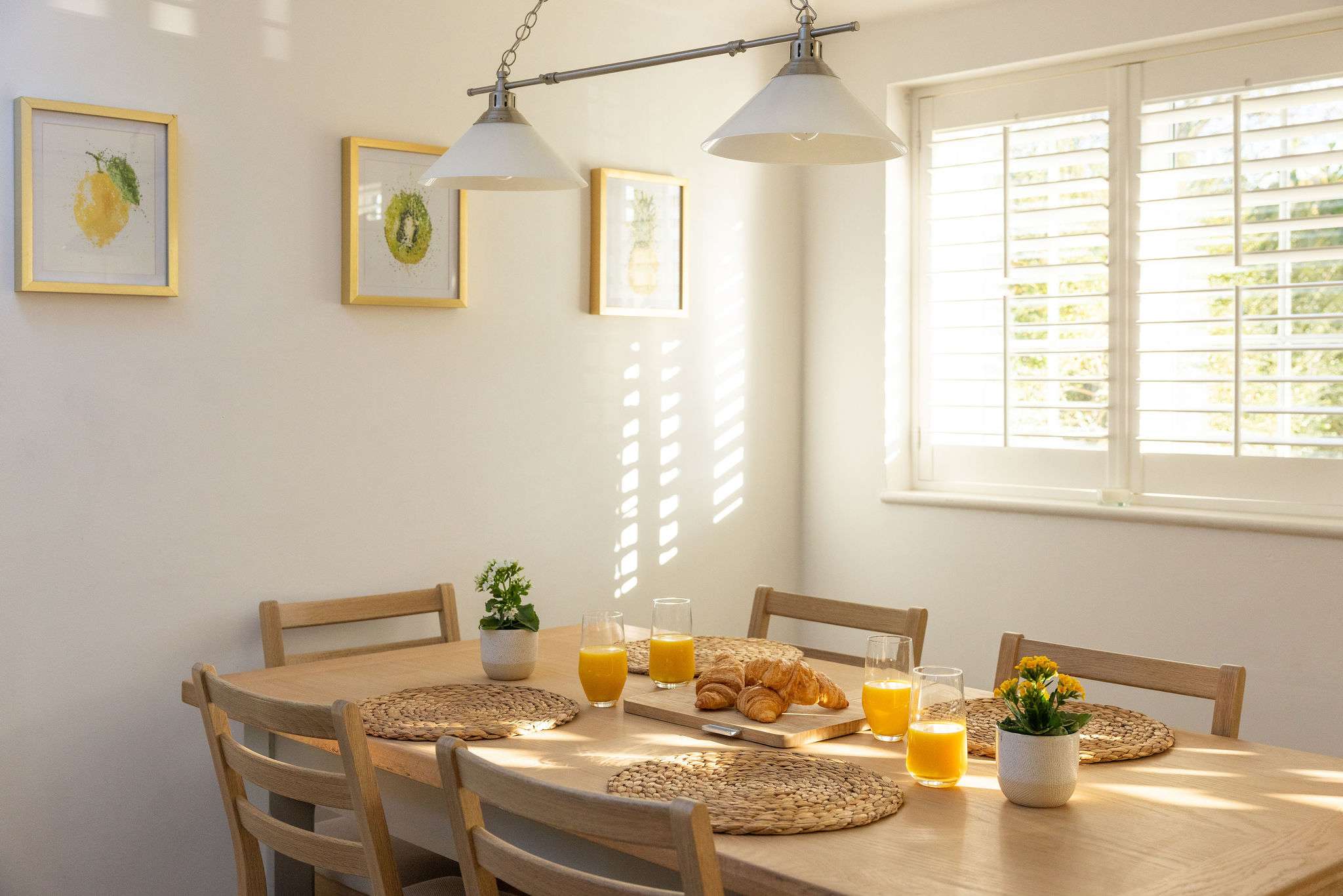 Enjoy the natural lighting for all mealtimes