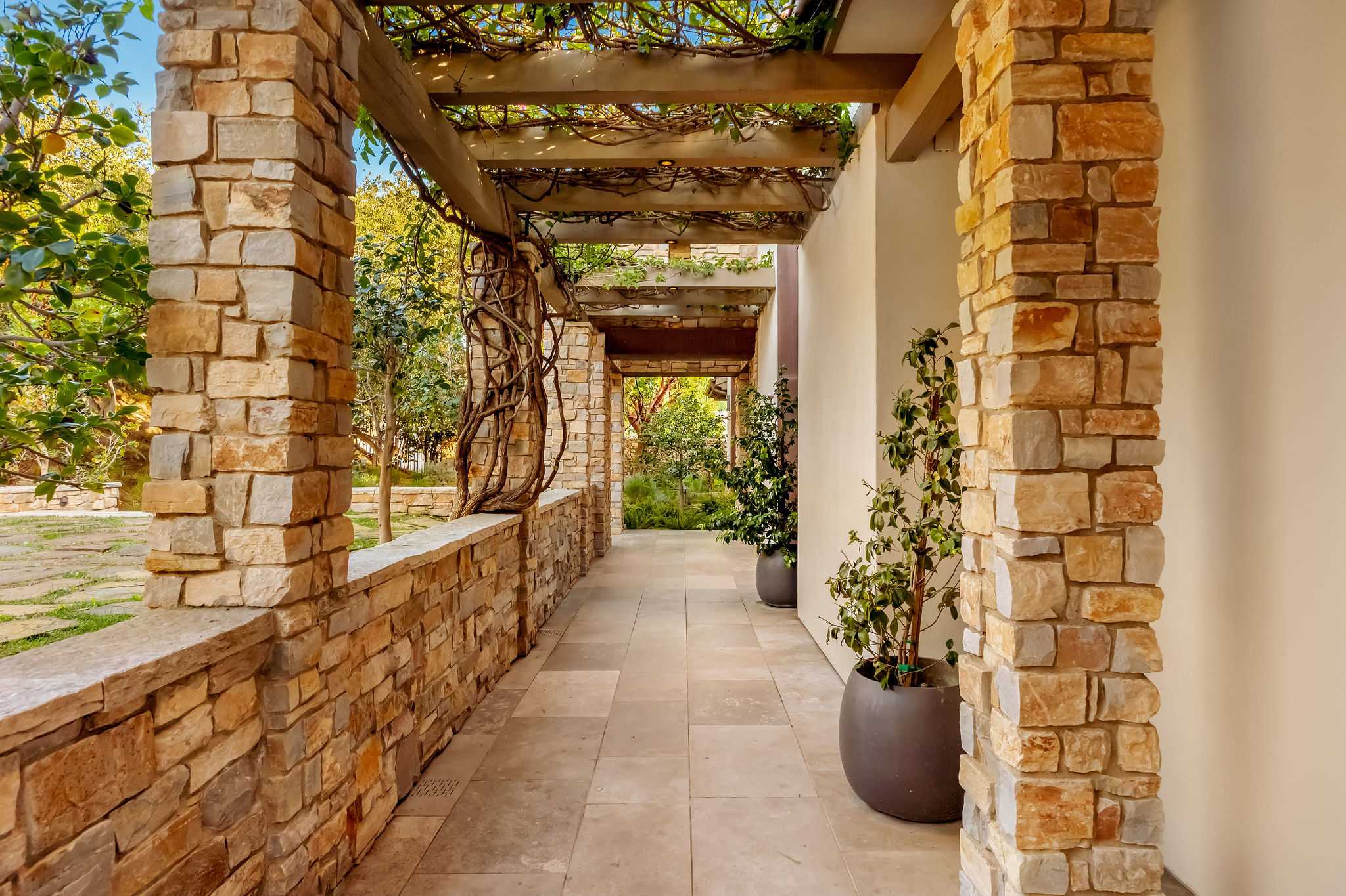 Miramar Estate by Stay Awhile Villas