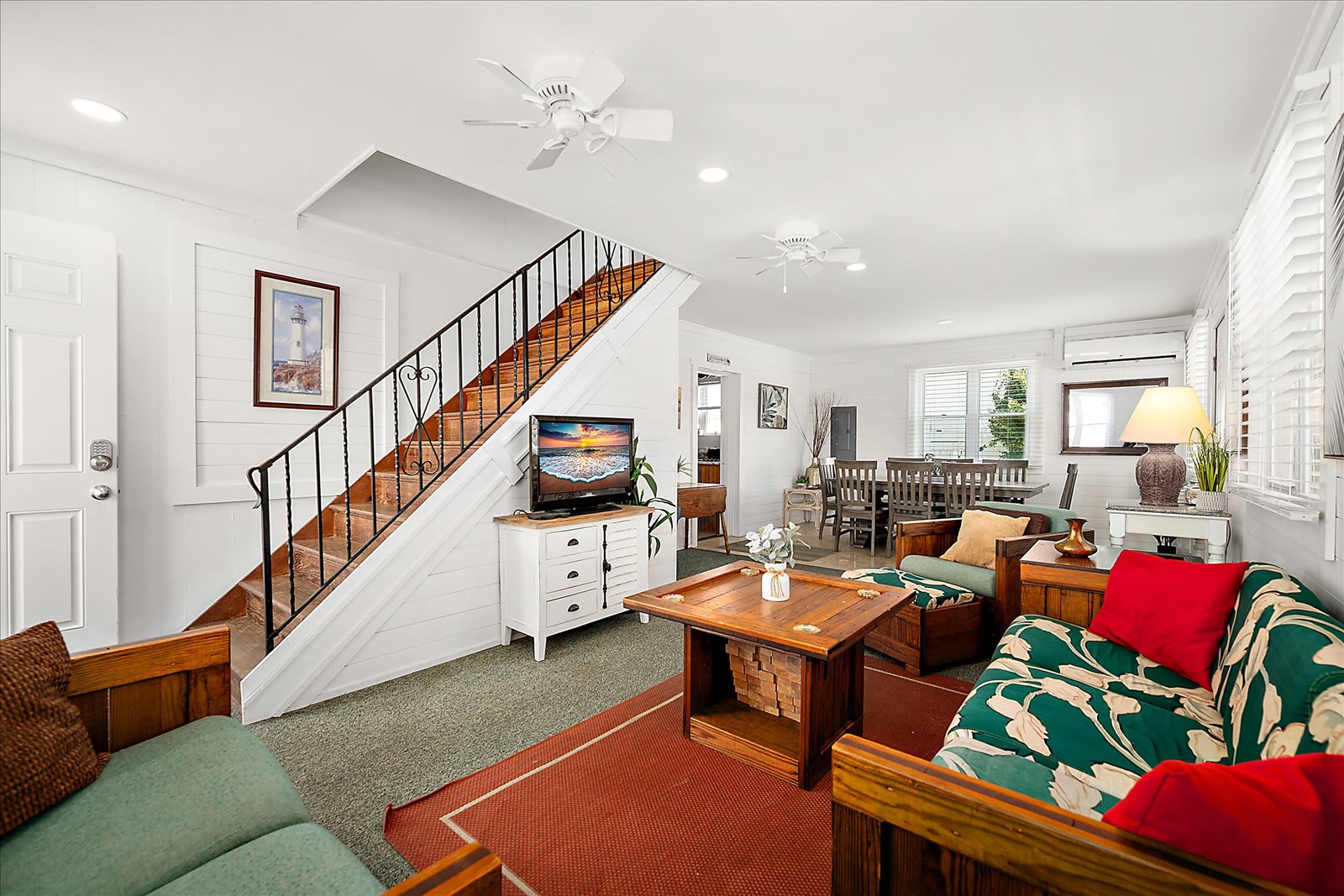 Classic OC Oceanside Cottage with a Prime Location | Photo 3