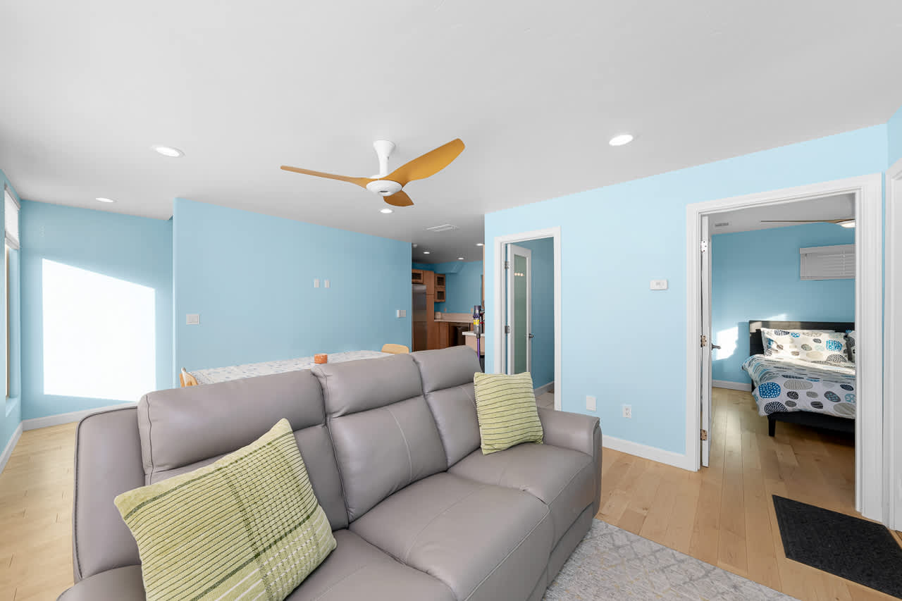 Living Your Best Life Beach House w Roof Top Deck 10