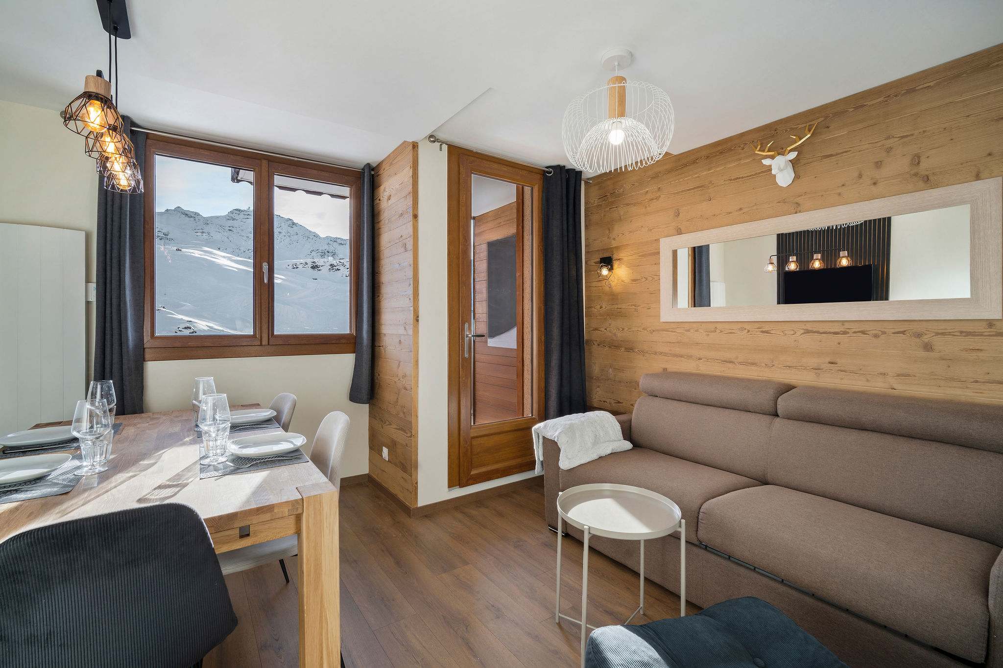 Ski-In/Ski-Out with Mountain Views — Val Thorens, Auvergne-Rhône-Alpes — vacation rental