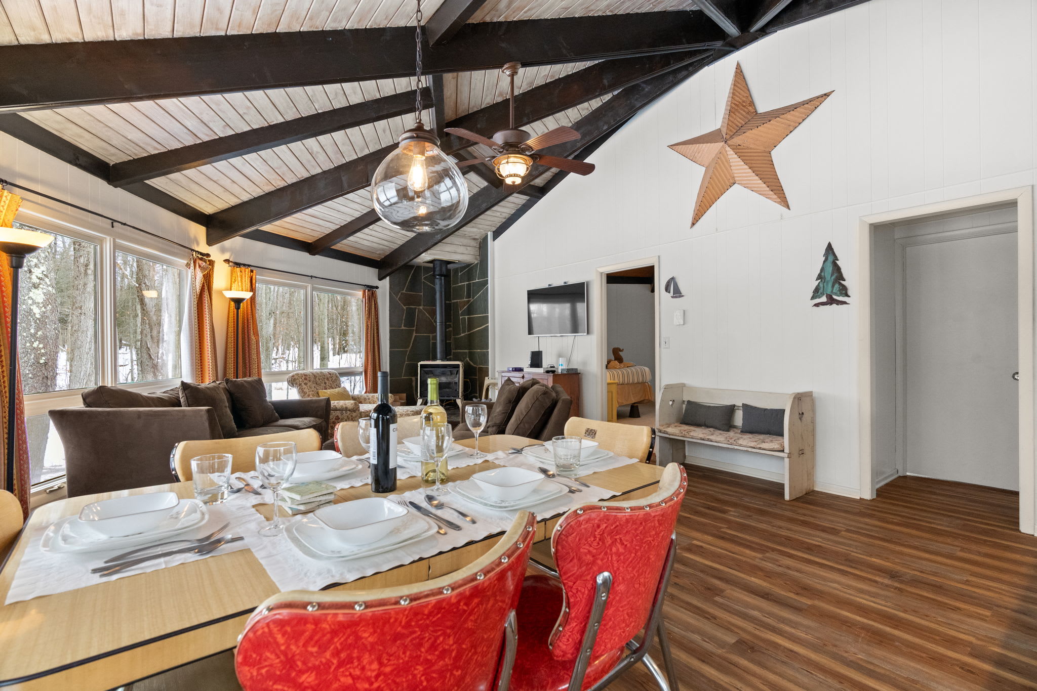 Cozy Cabin Retreat in Lake Naomi Woods