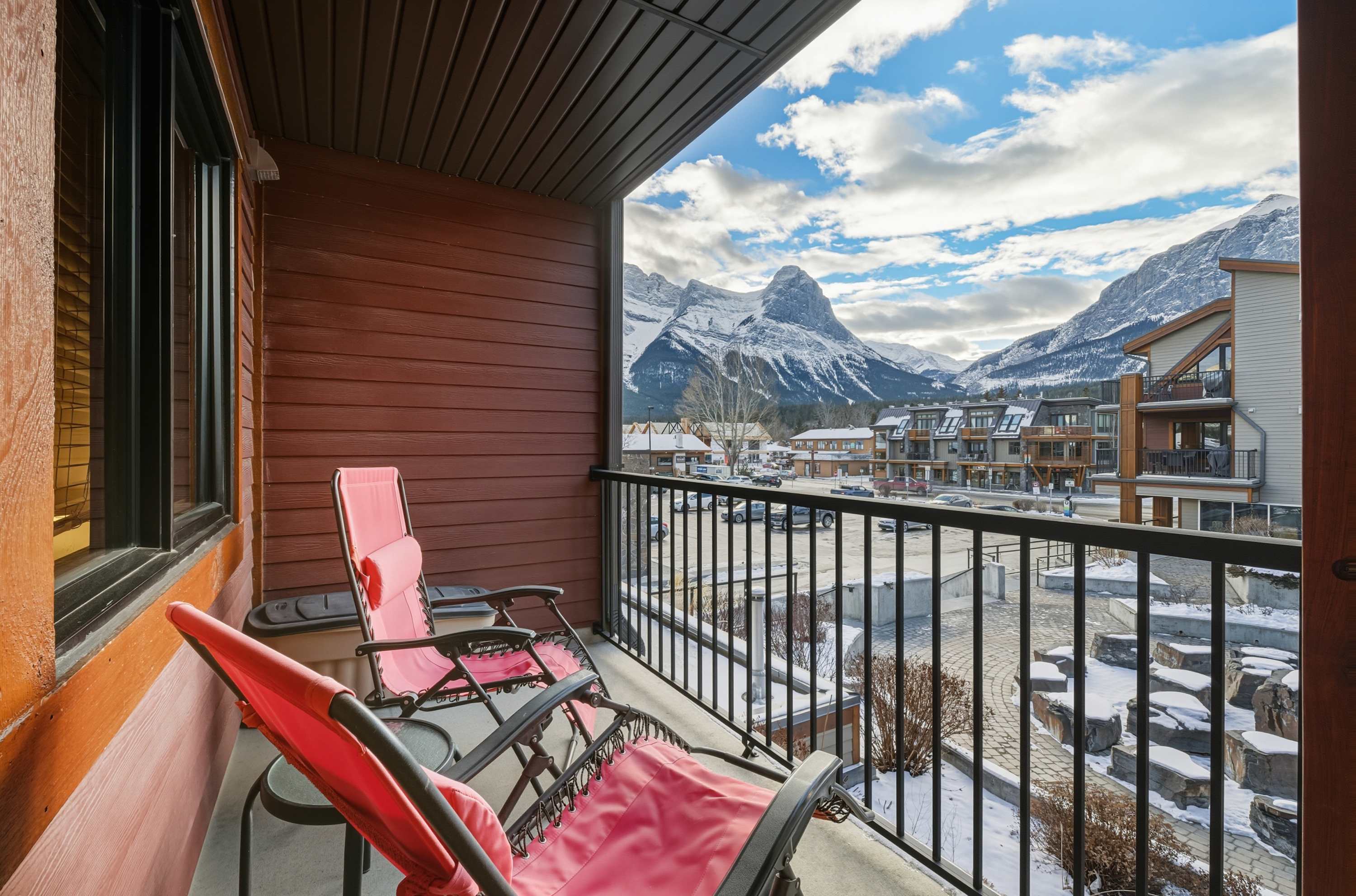 Stunning Mt Views-Beautiful - 2BR 5