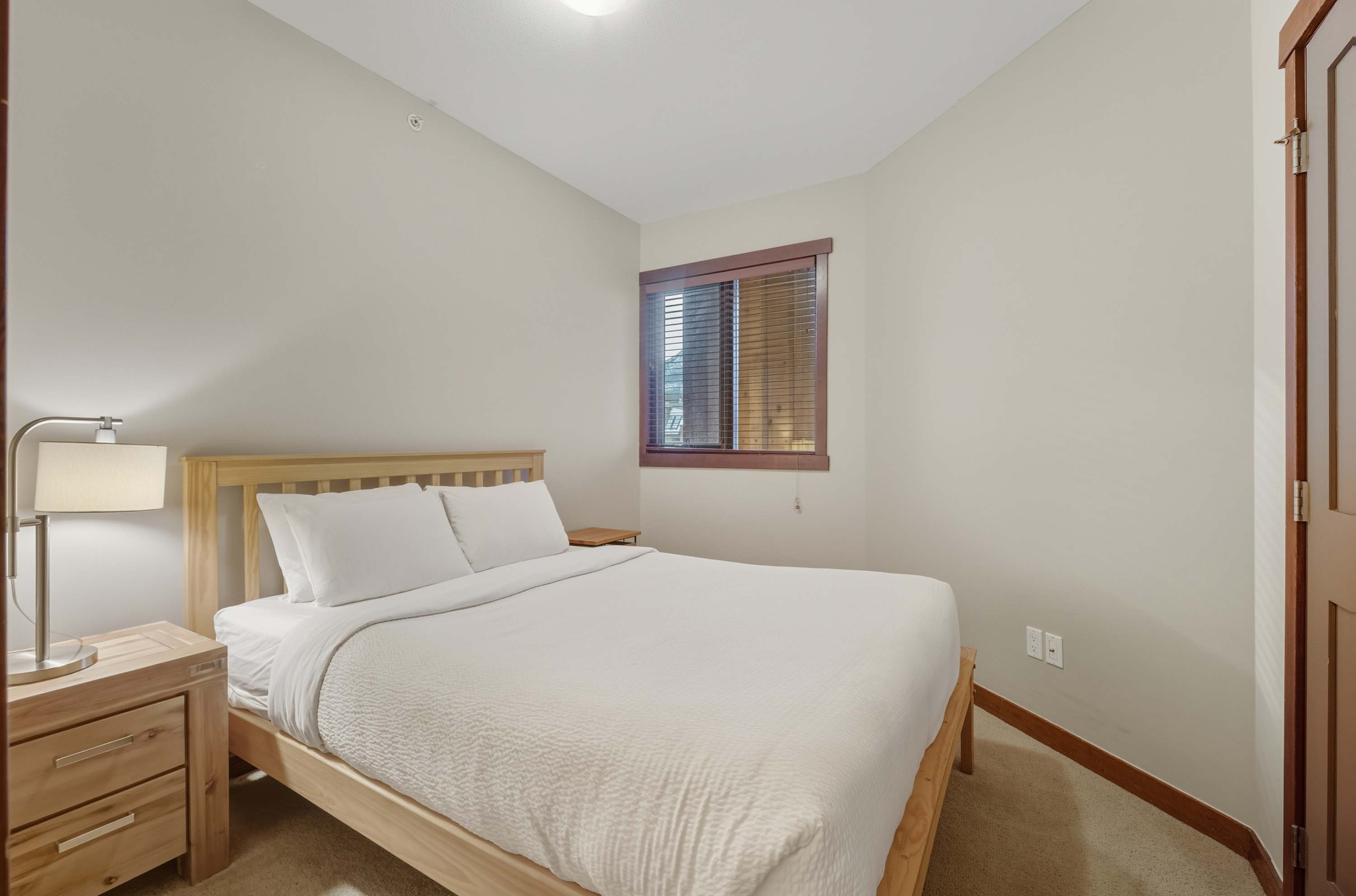 Stunning Mt Views-Beautiful - 2BR 3