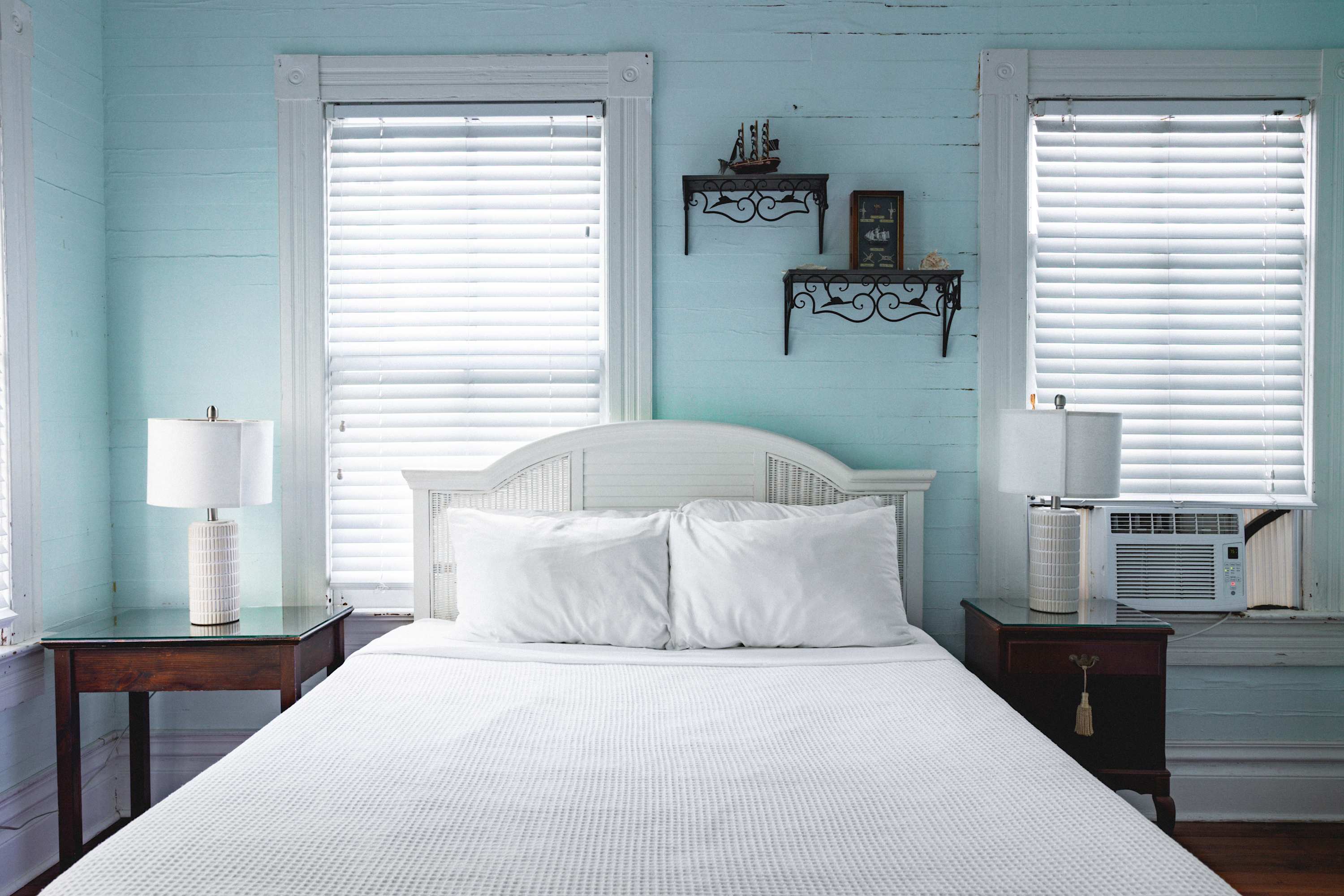 Curry House — Room in Historic Old Town Guesthouse, Pool & Balcony