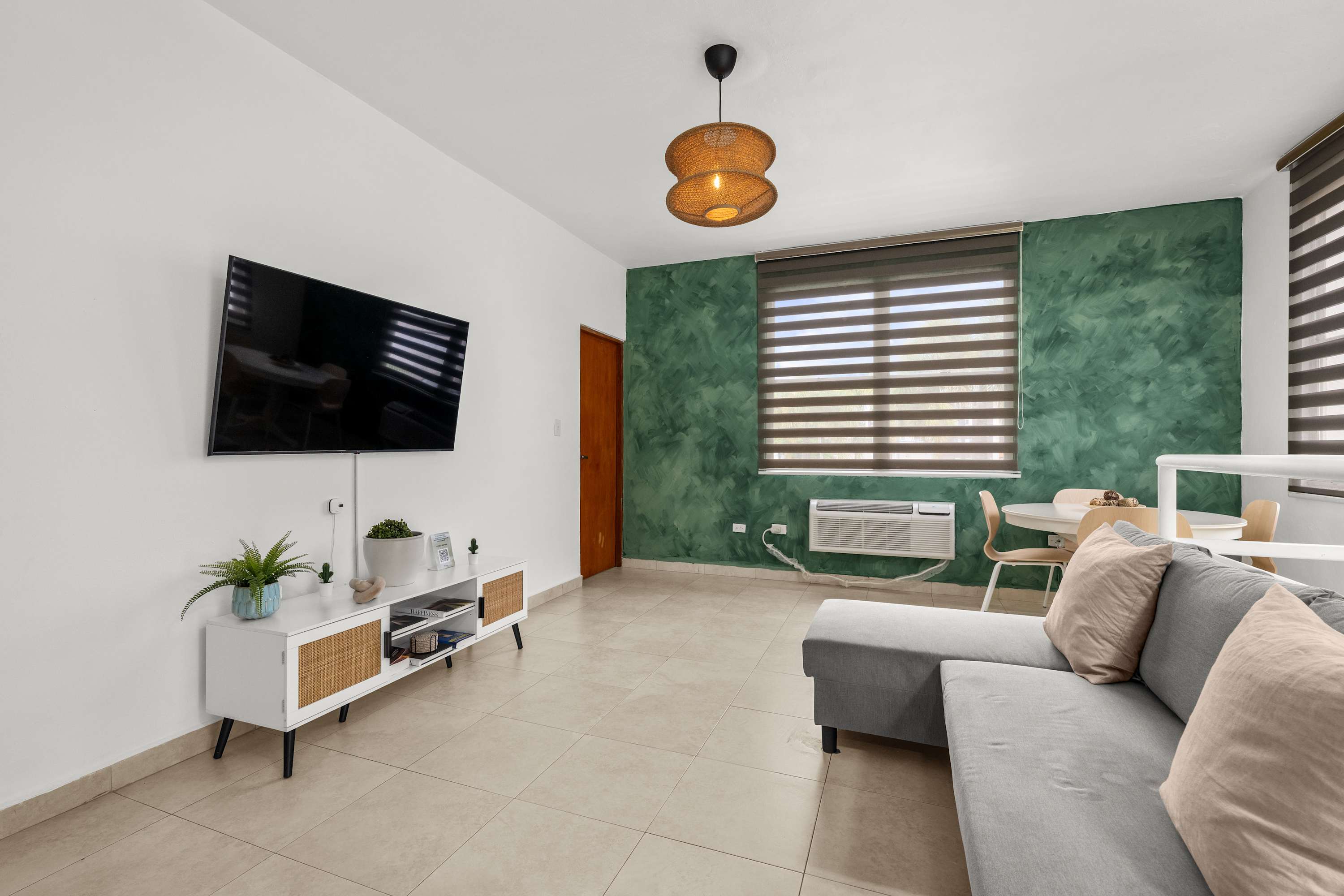 Cozy Loft  | Ocean Park with Pool & Parking