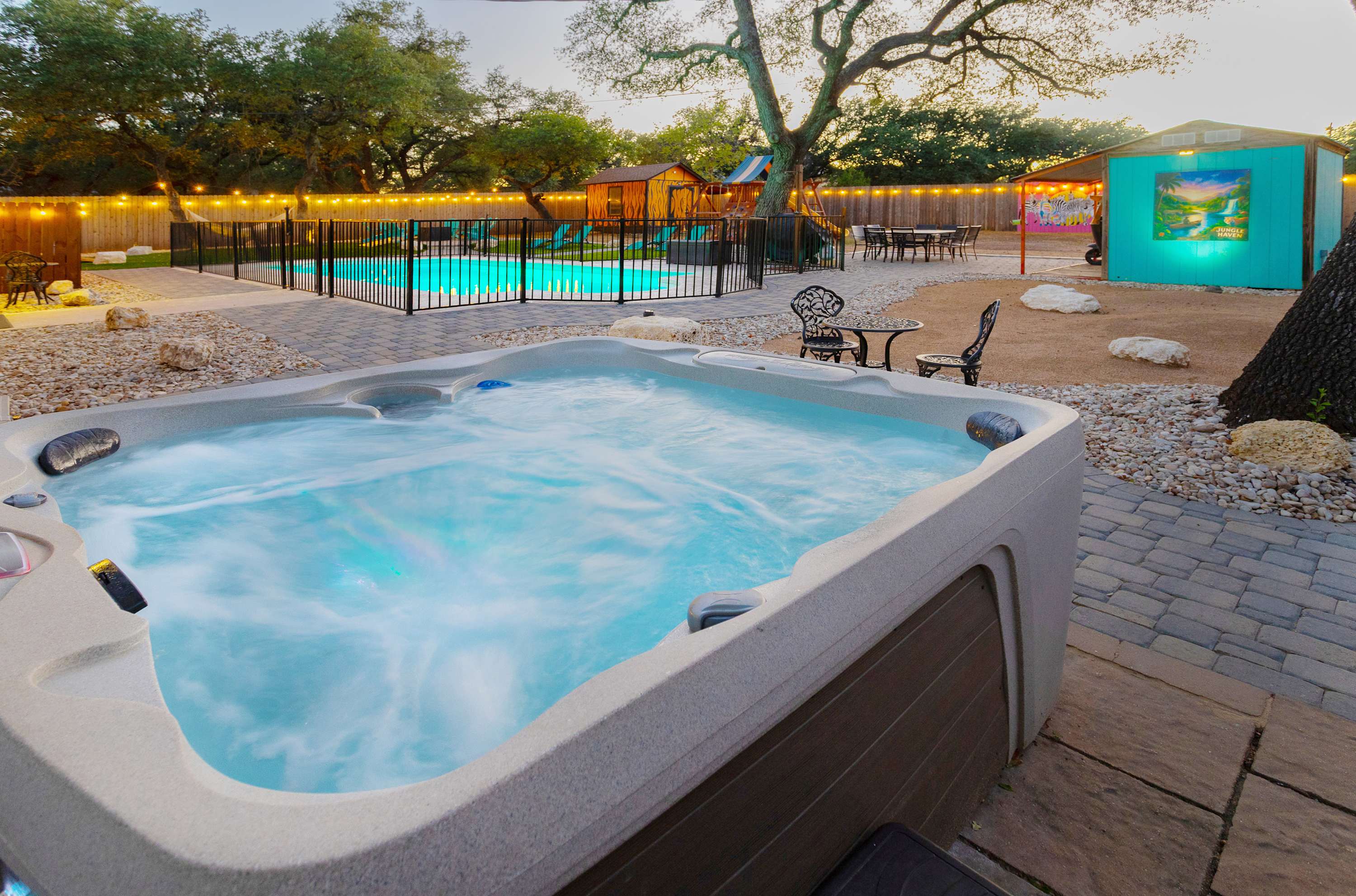 Jungle Haven, Heated Pool, Fun for 12