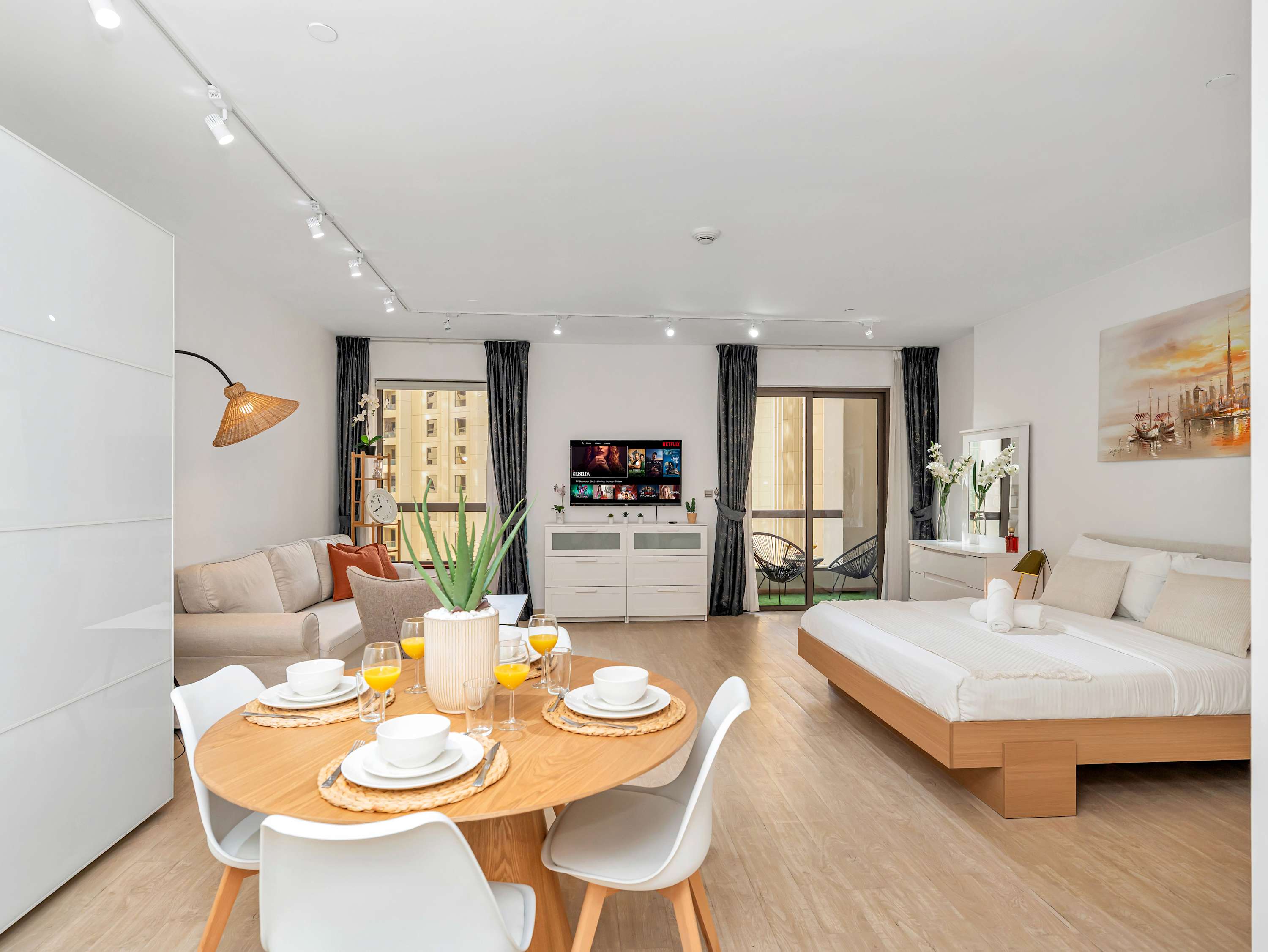 Spacious JBR Studio | 5 min to Beach | Pool & Gym — Dubai, Dubai — vacation rental