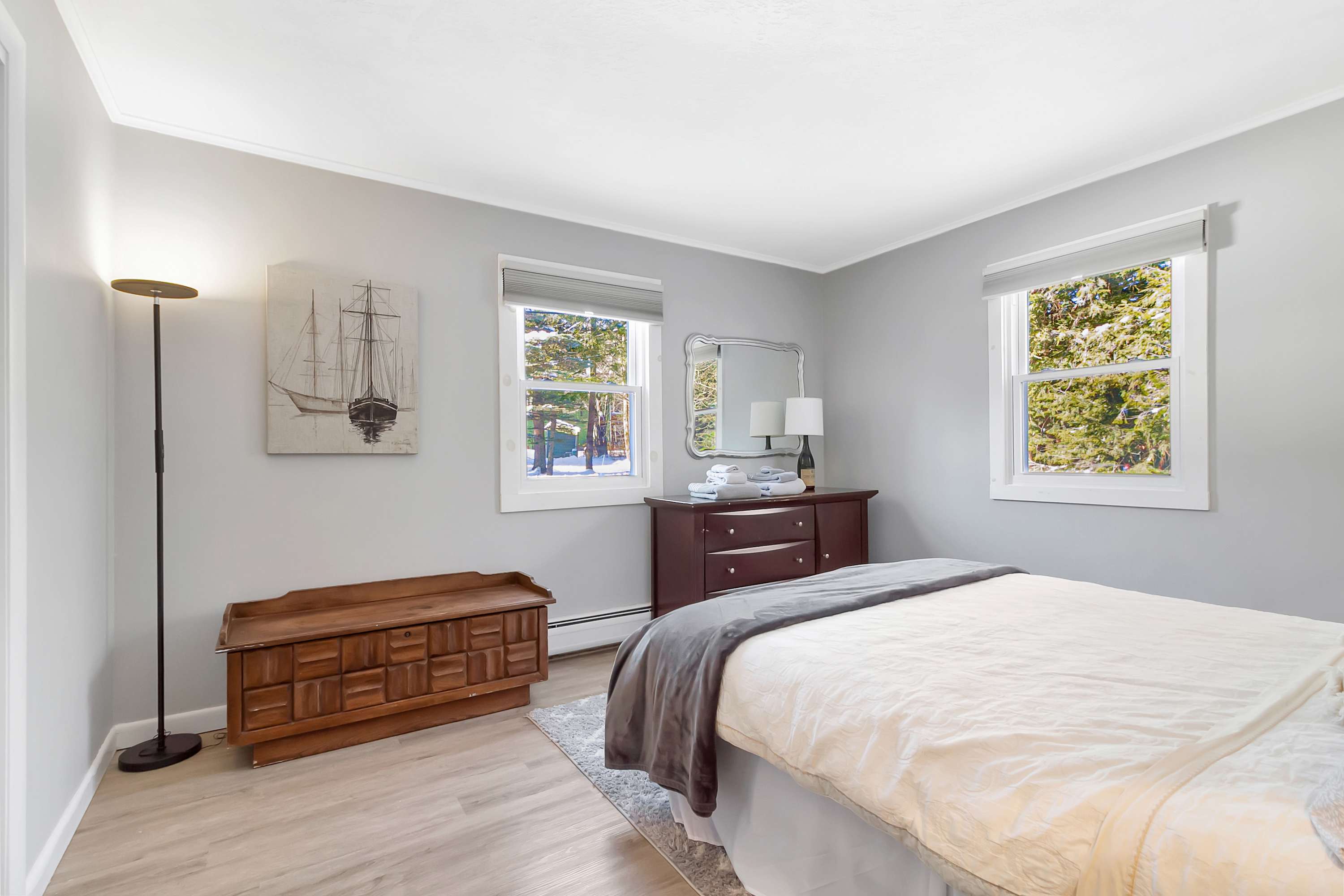 Bluebird Chalet 5 Minutes to MtSnow w Fireplace | Photo 22