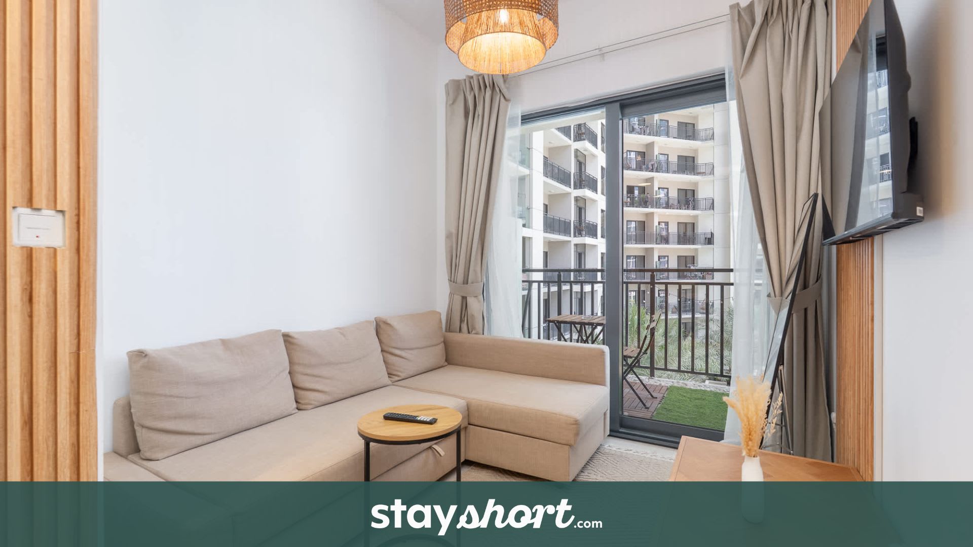 StayShort - Elegant 1BR in Business Bay Ideal for 4 — Business Bay, Dubai — vacation rental