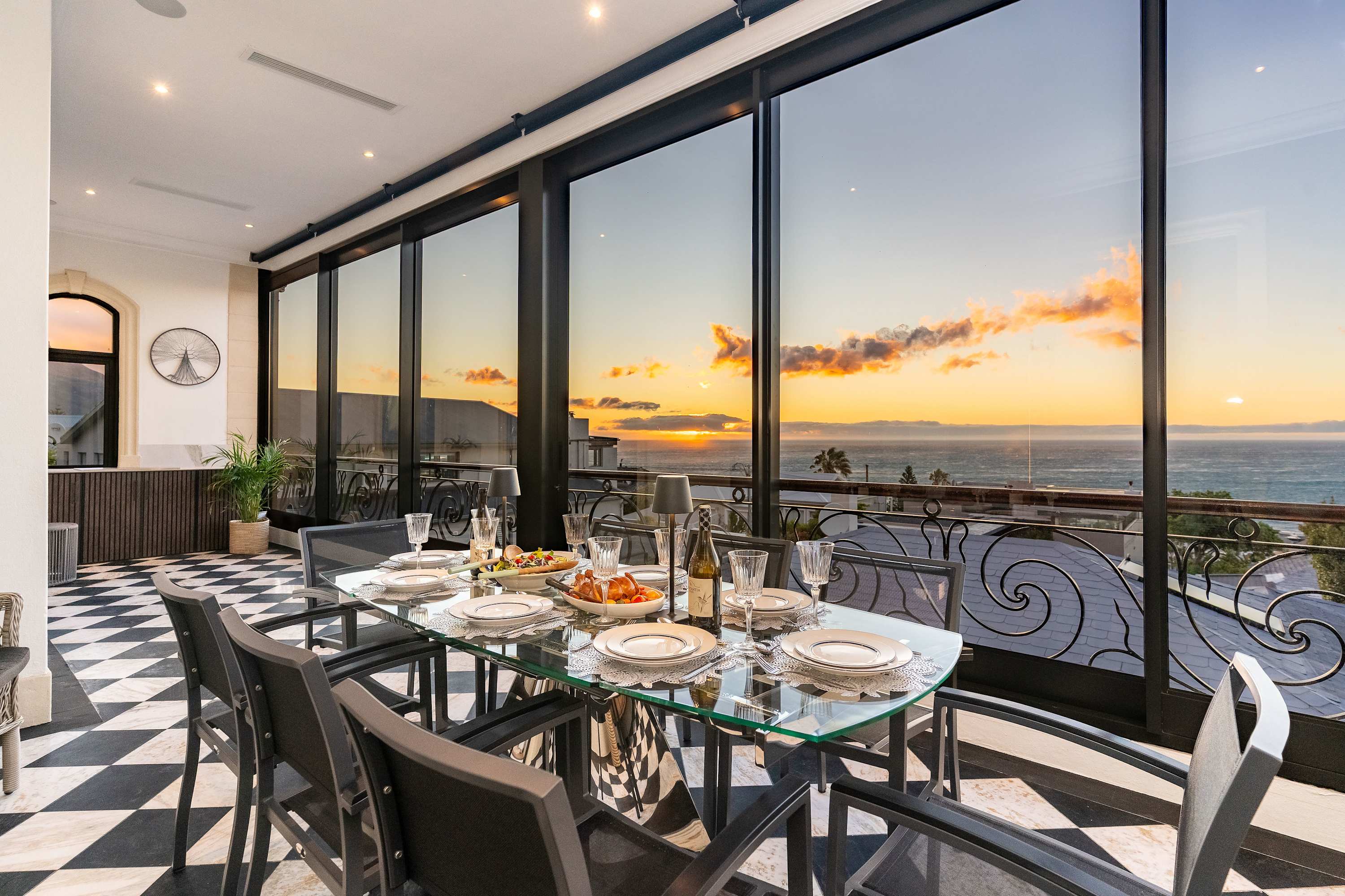 Villa Iparadesi - Camps Bay, Pool, Panoramic Views — Cape Town, Western Cape — vacation rental