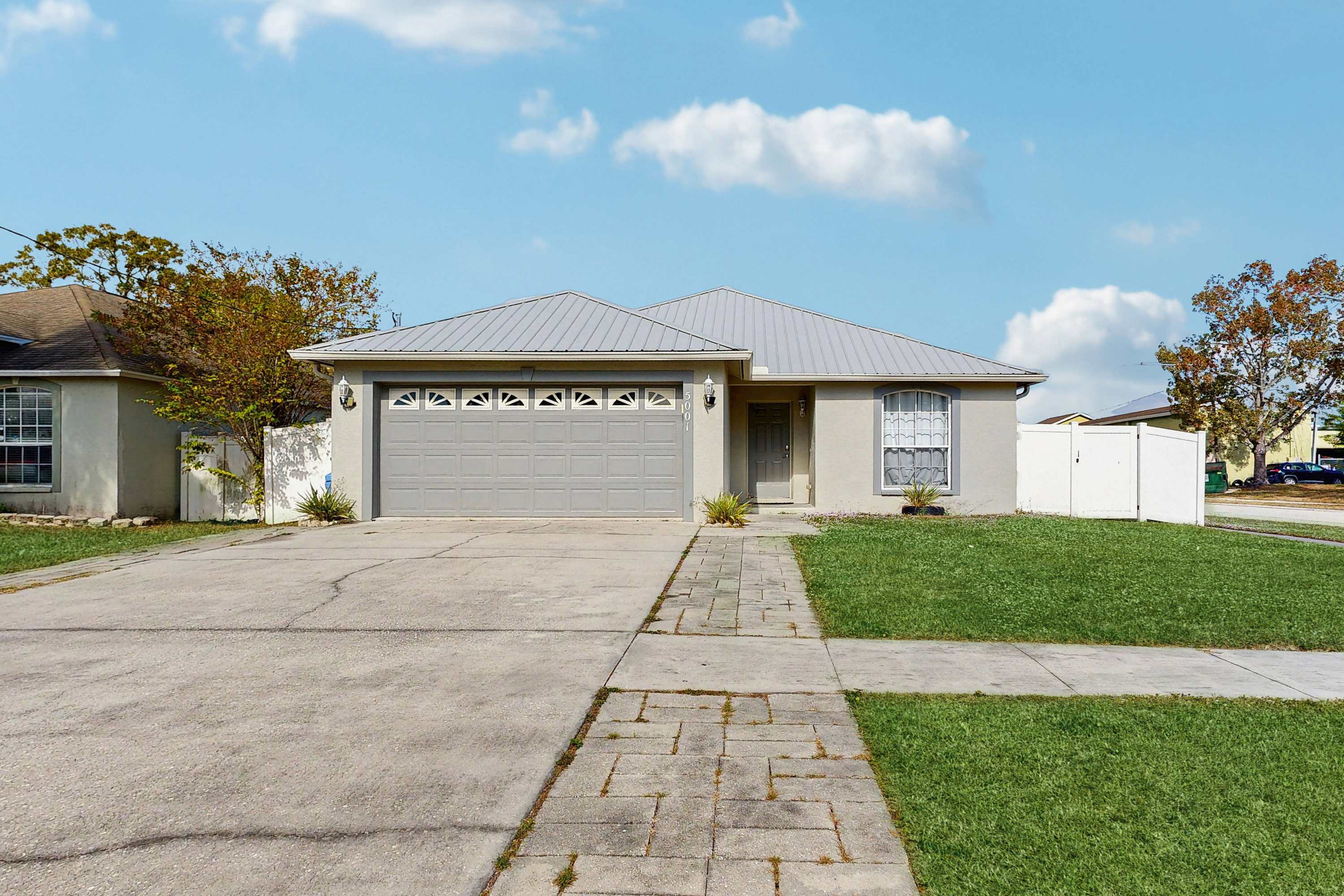 Centrally located close to dining shopping beaches AC WIFI patio — Pinellas Park, FL — vacation rental
