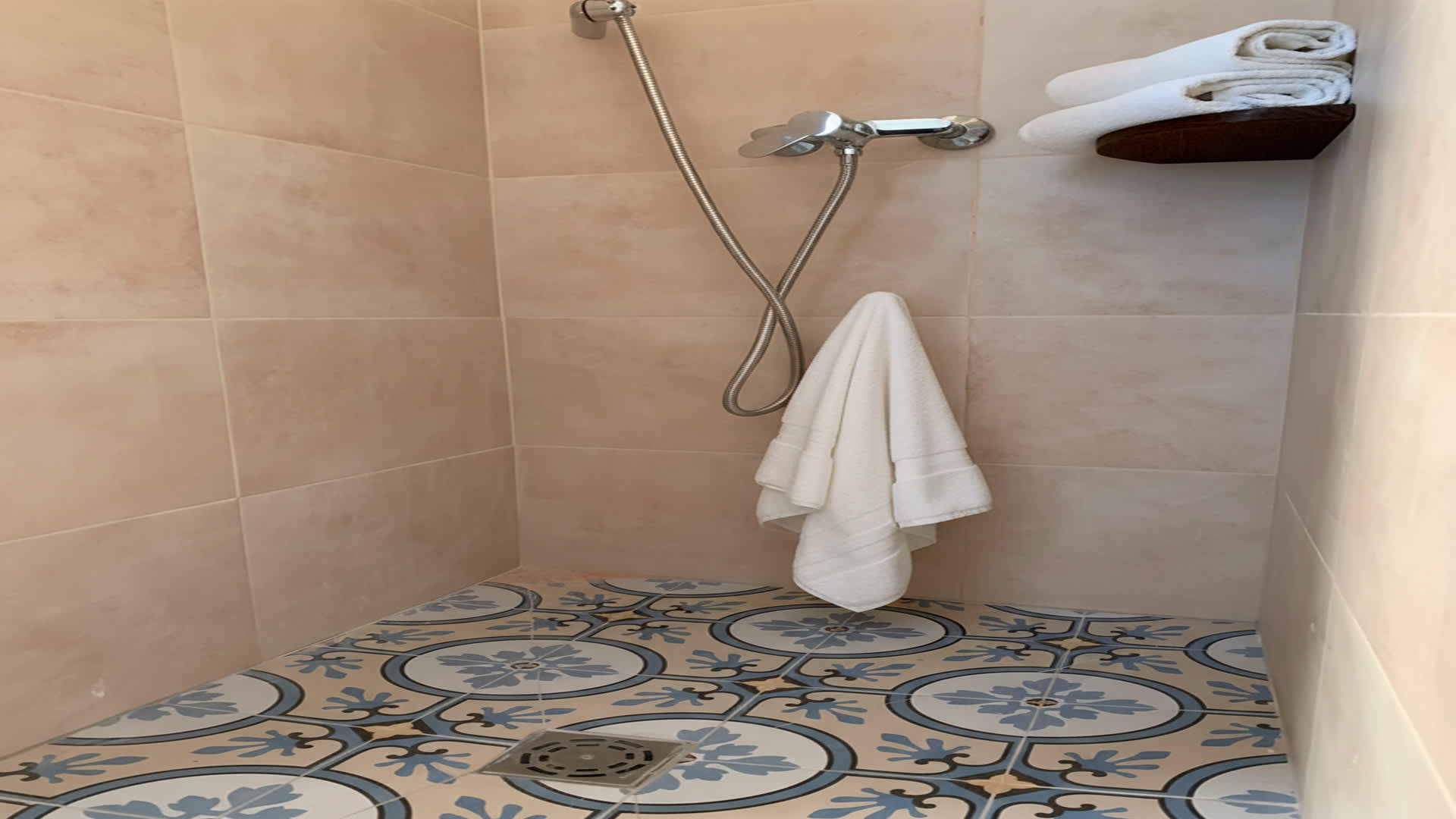 Alojamiento en Conil a 5 min del mar, con WiFi y terraza con piscina - image 5