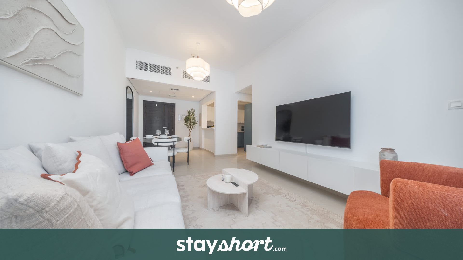 Free housekeeping visits during your stay - StayShort - Spacious Marina Stay for 6 with Canal Views — Dubai Marina, Dubai — vacation rental