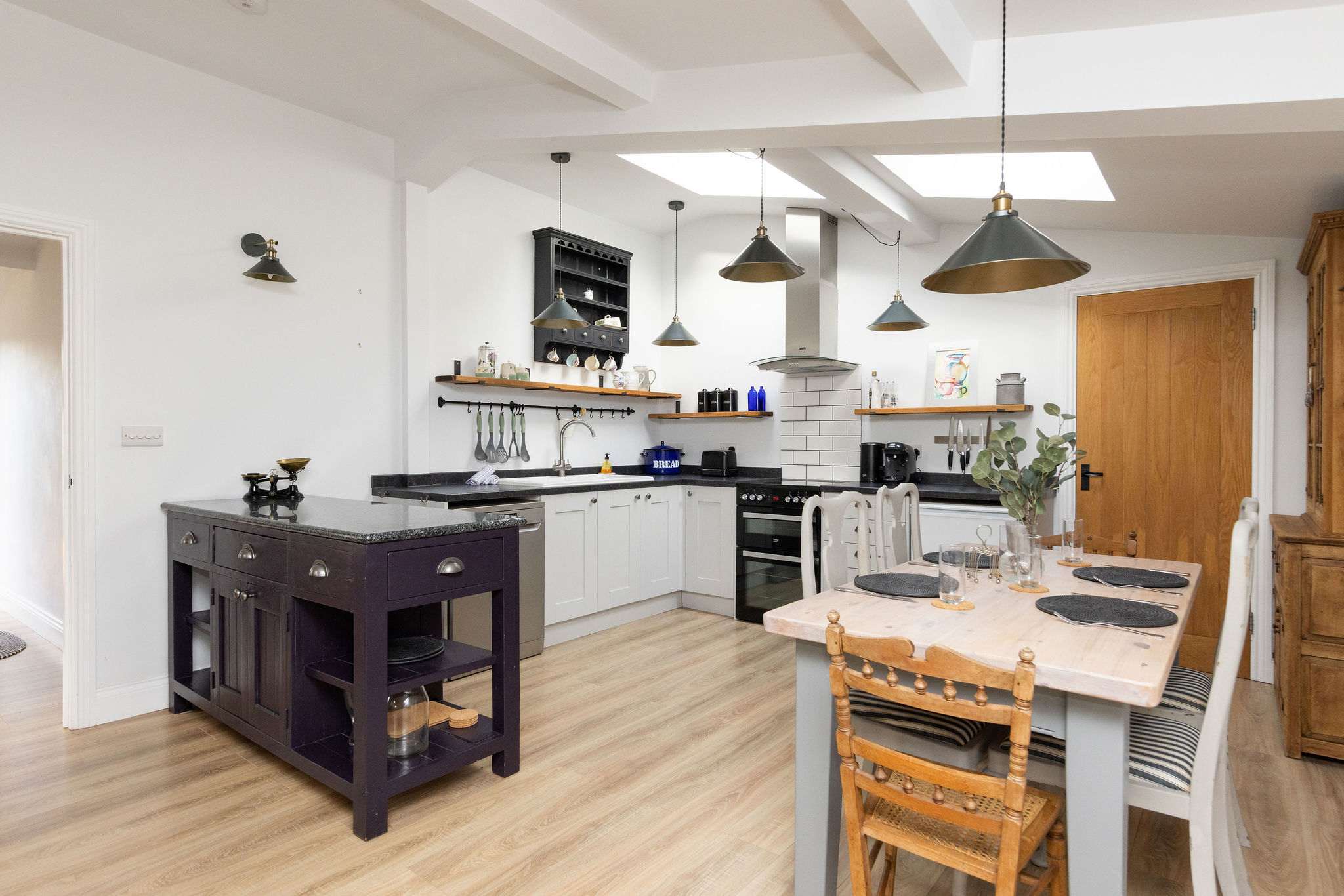 Sidlesham Hideaway, Logburner & Garden