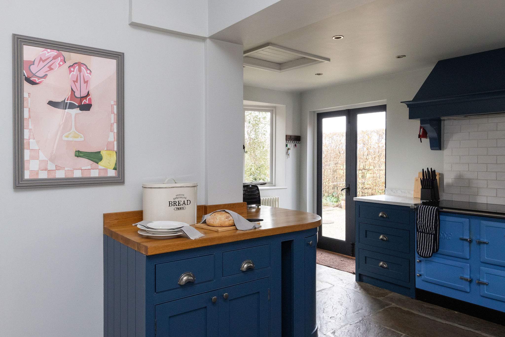 Freestanding kitchen unit with oak top