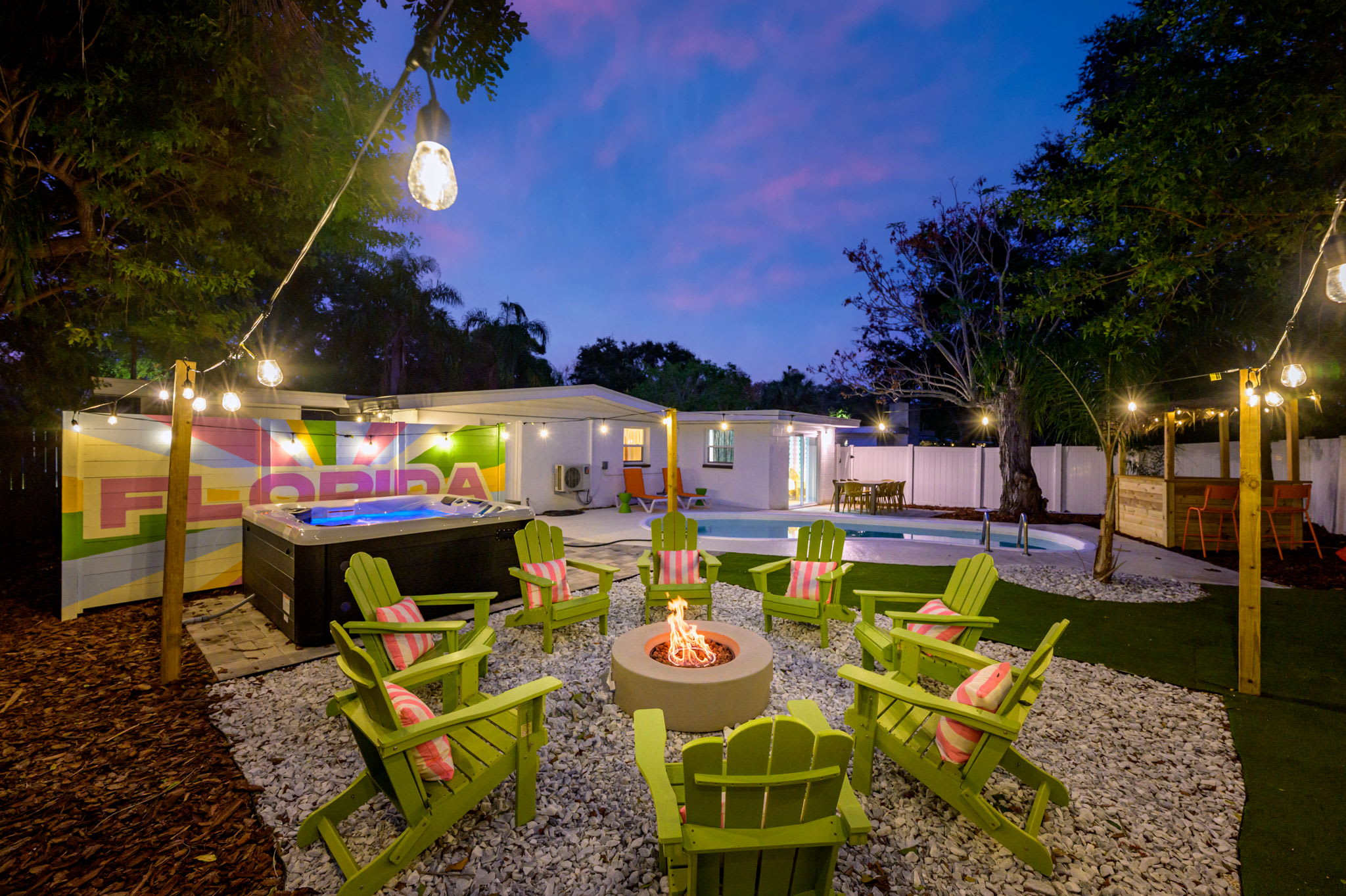 Backyard Oasis • Heated Pool • Tiki Bar • Hot Tub — Largo, FL — vacation rental