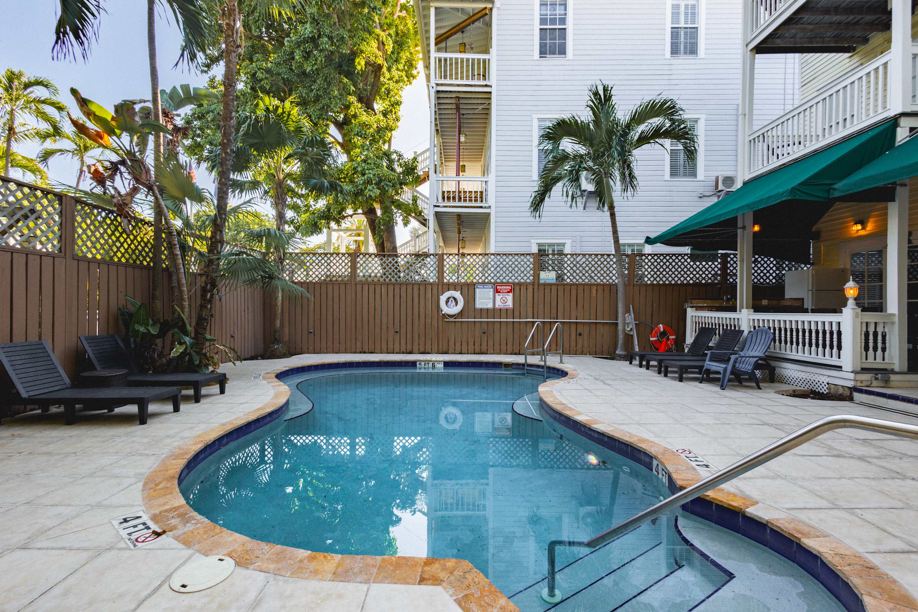 Shared Pool & Near Duval - Curry House Room 9 — Key West, FL — vacation rental