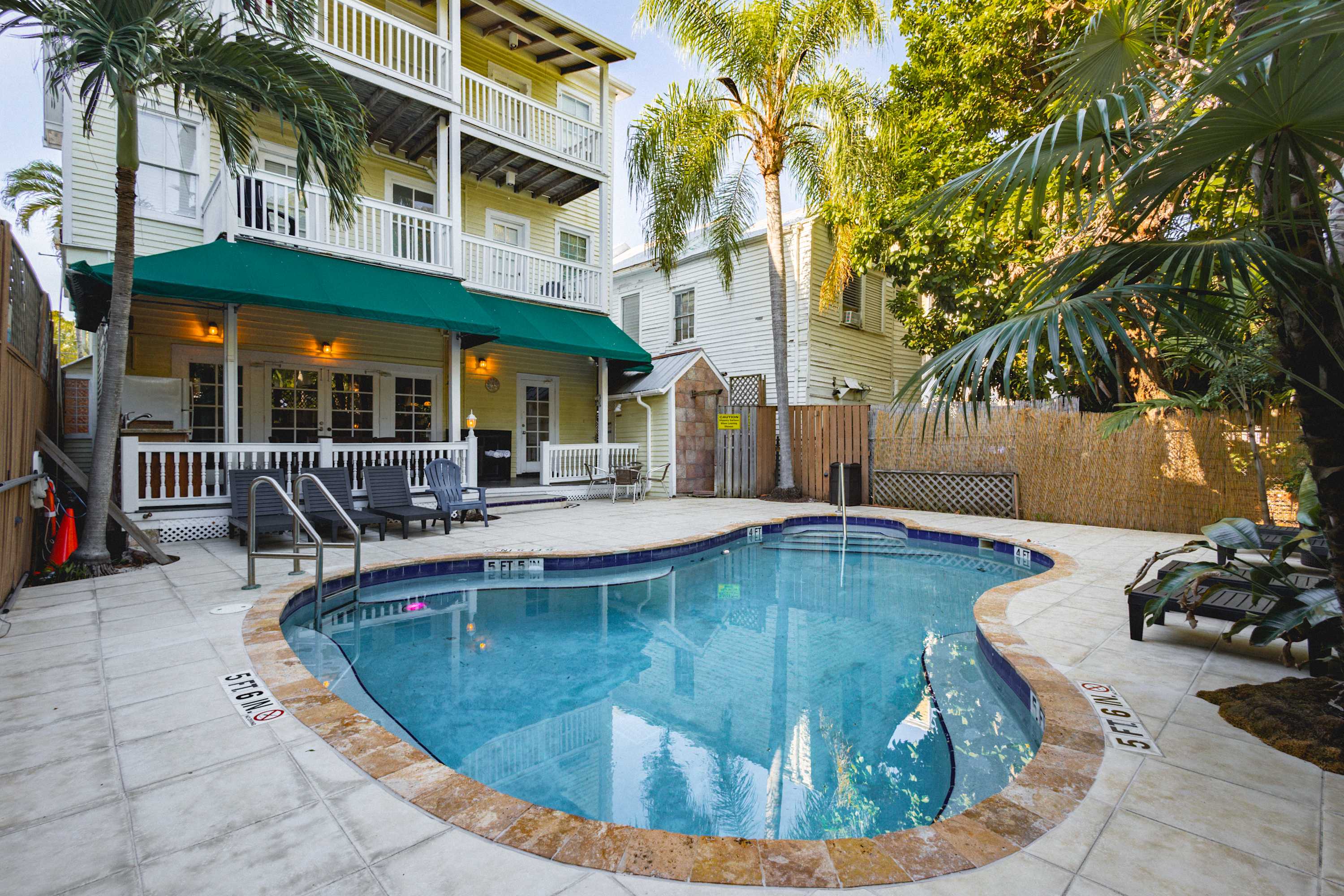 Curry House — Entire 9BR Historic Home with Private Pool, Old Town