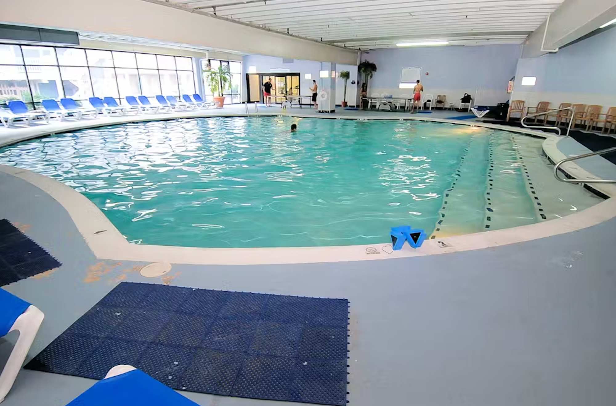 Carousel 2202 | Pools, Ice Rink, Arcade, Gym!