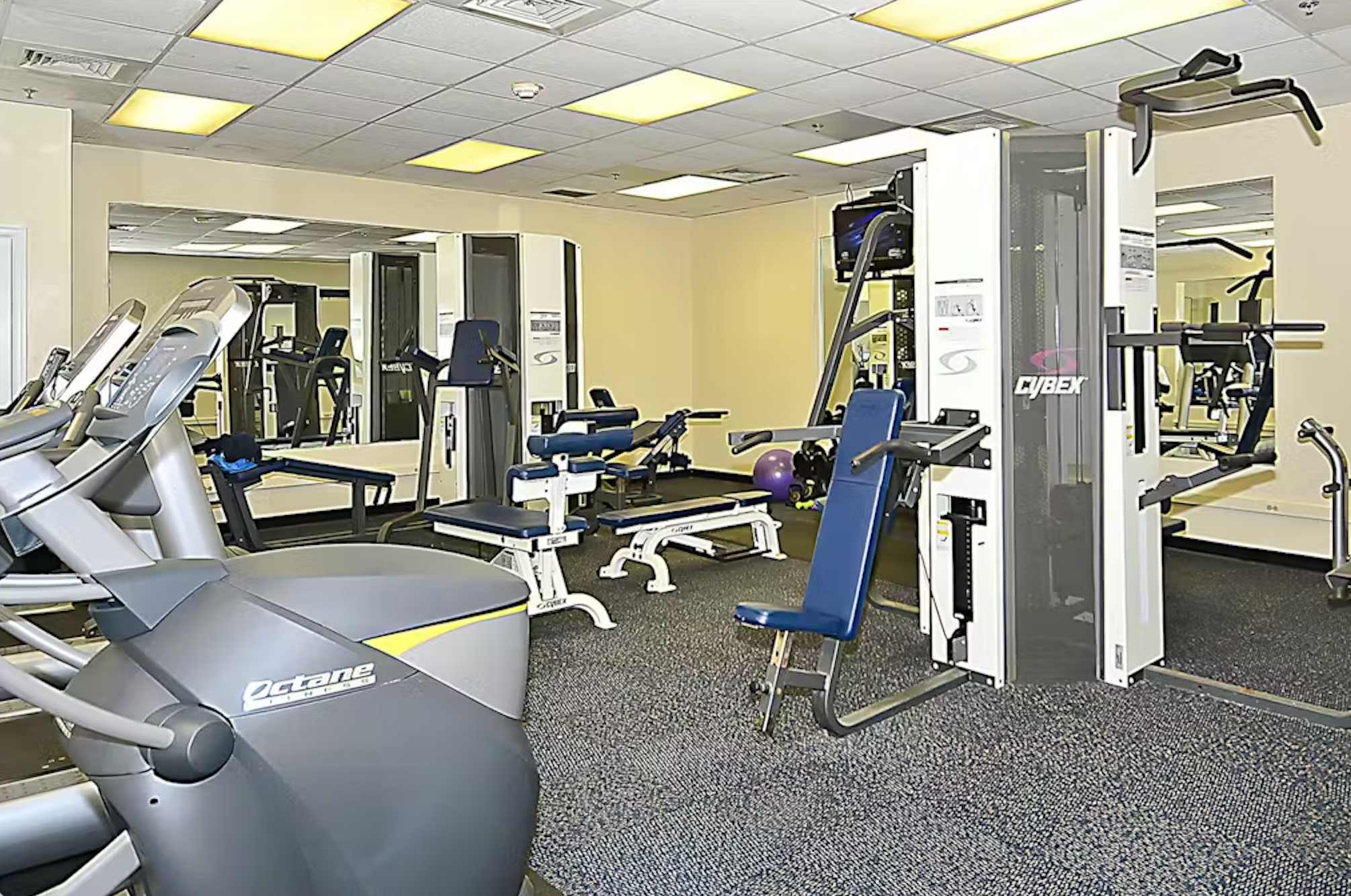 Carousel 2202 | Pools, Ice Rink, Arcade, Gym!