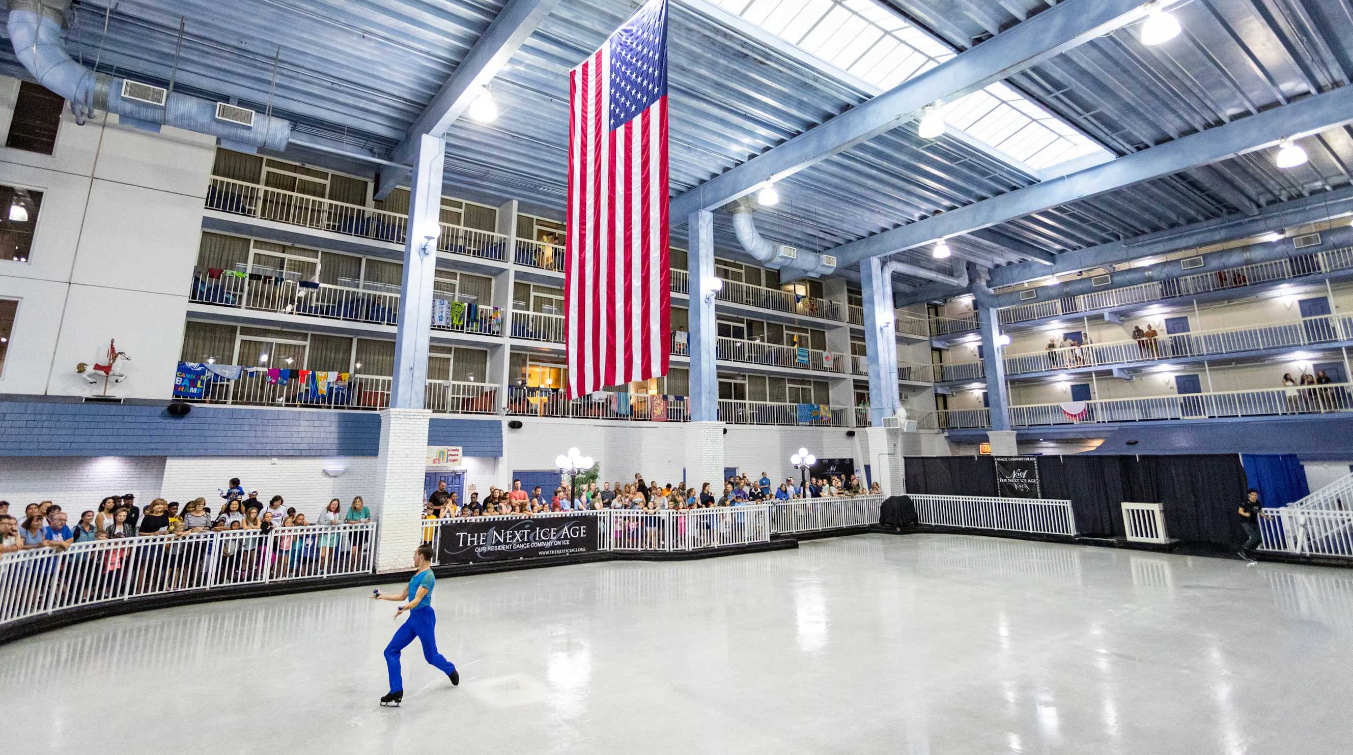 Carousel 2202 | Pools, Ice Rink, Arcade, Gym!