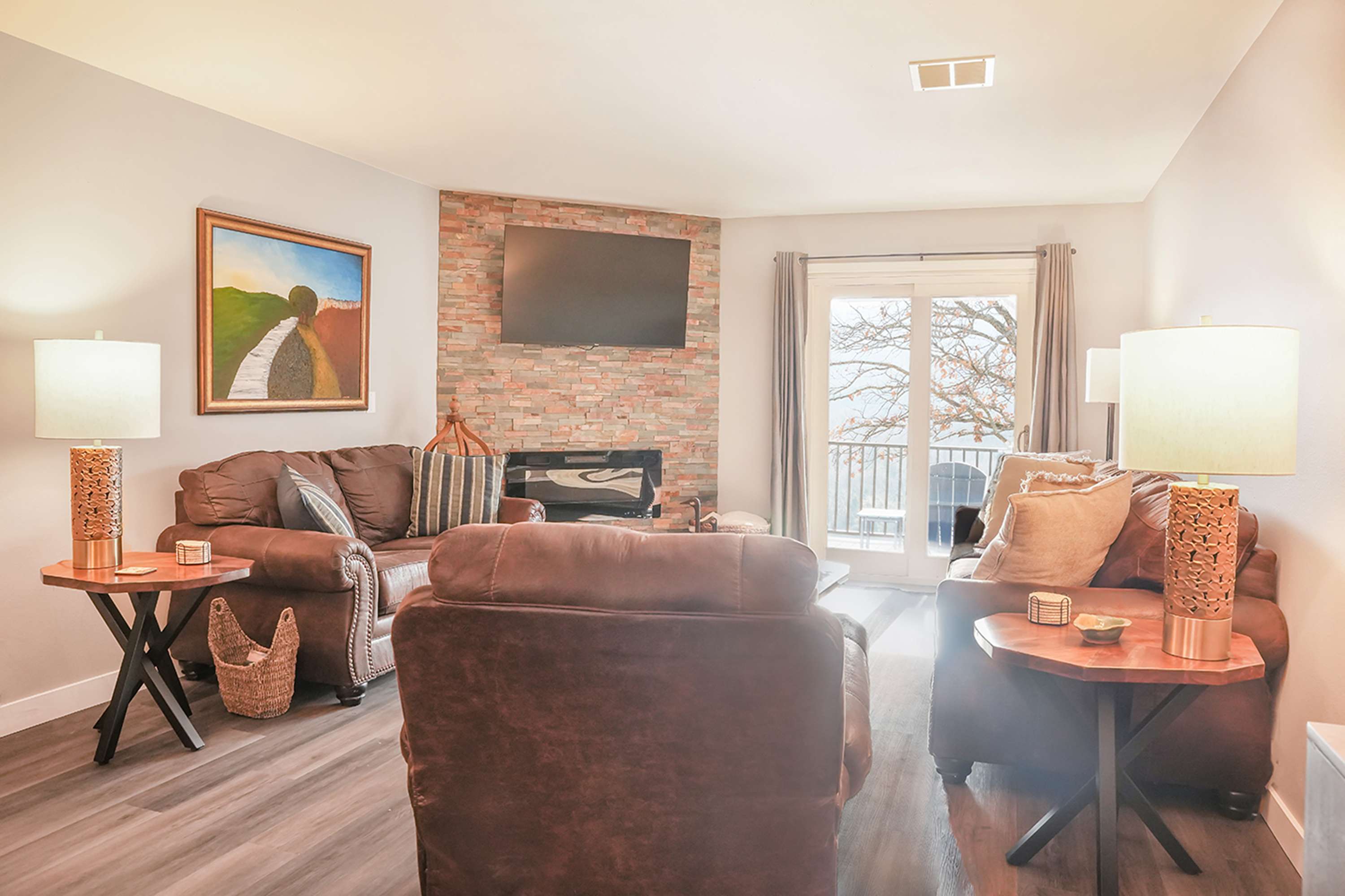 Ozark Lakeside Loft, Scenic View & Modern Comfort