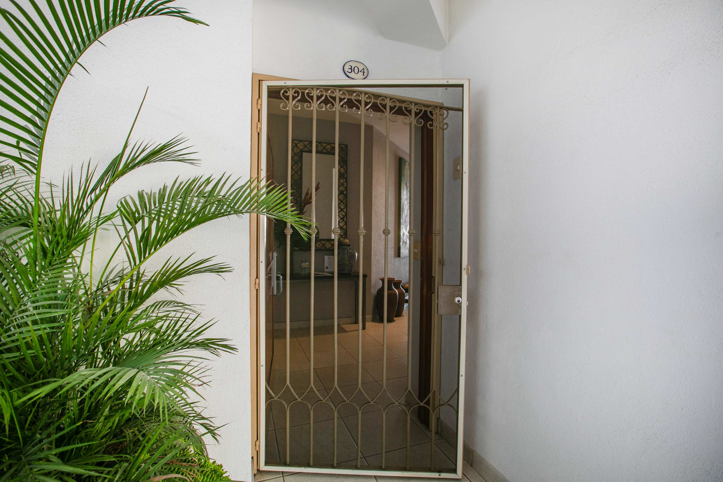 Amazing Villa Romantica in the Heart of Old Town.