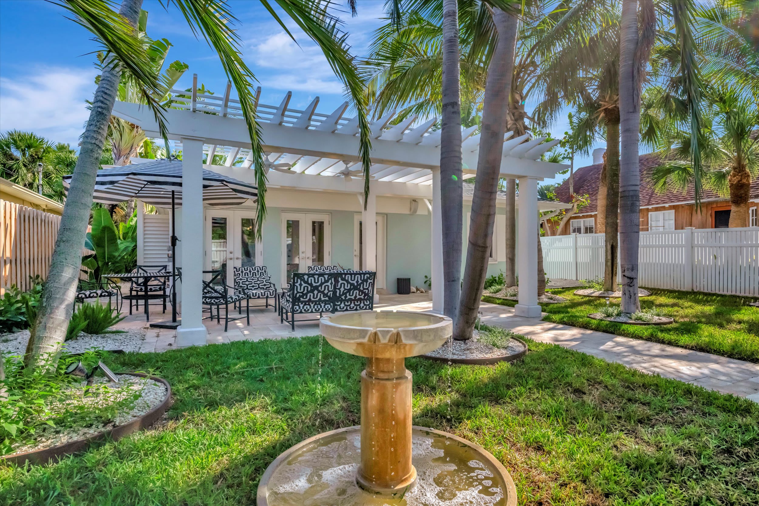 Walk to the Beach | Palm Beach Style Luxury!