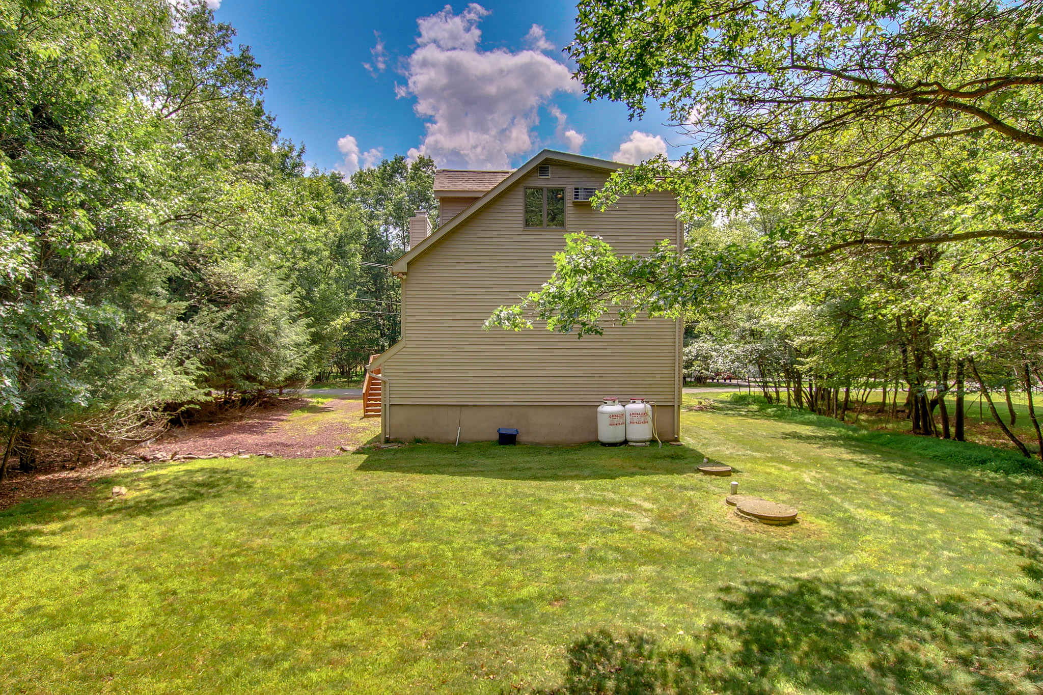 Plenty of outdoor space to enjoy the fresh mountain air and treetop views