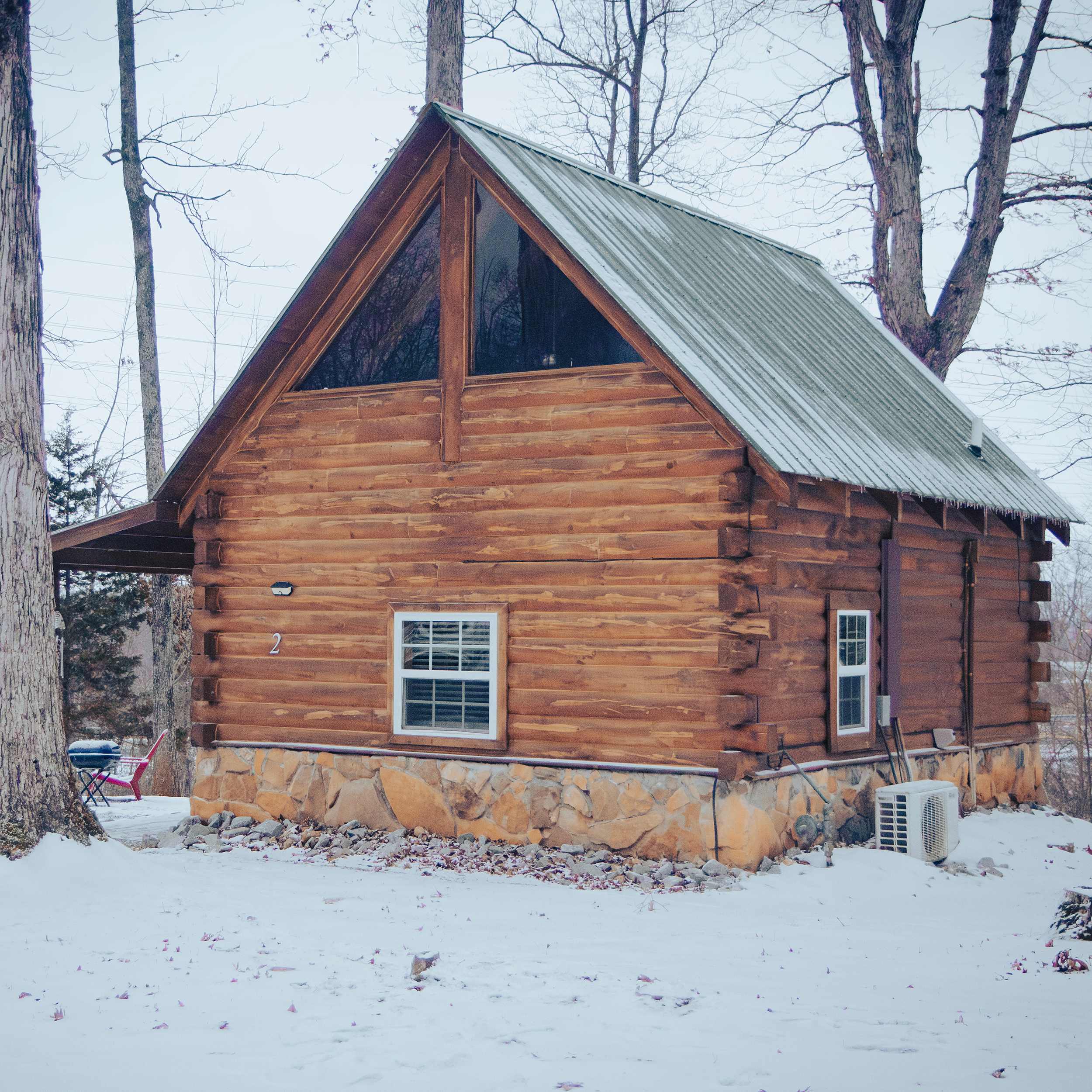 Cabin 2 - Log Cabin Retreat near Green River Lake Sleeps 5! photo 27