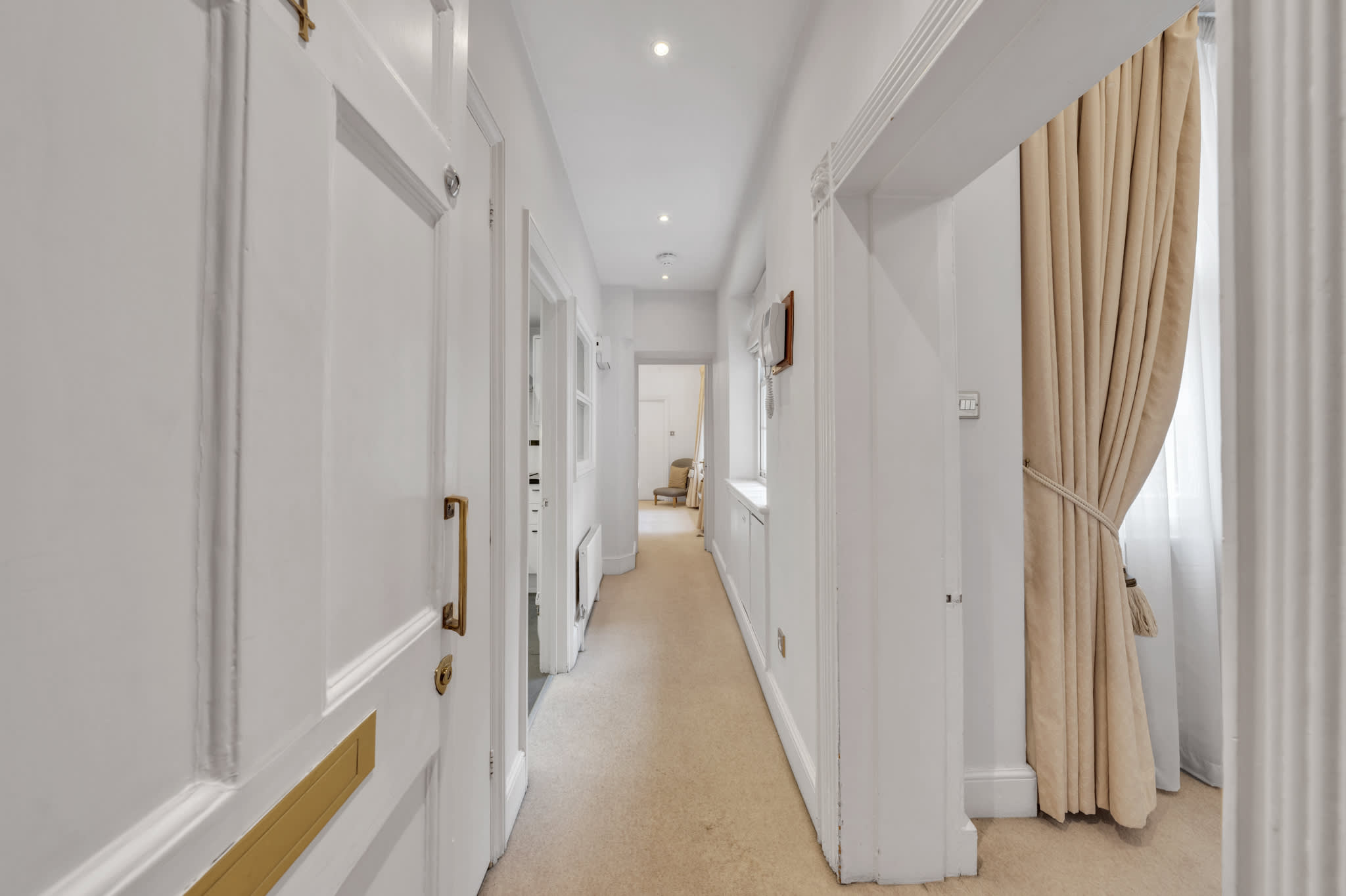 Stylish Mayfair One-Bedroom Retreat in Hertford Street W1J 7SS - Property image 9 - VivreStays
