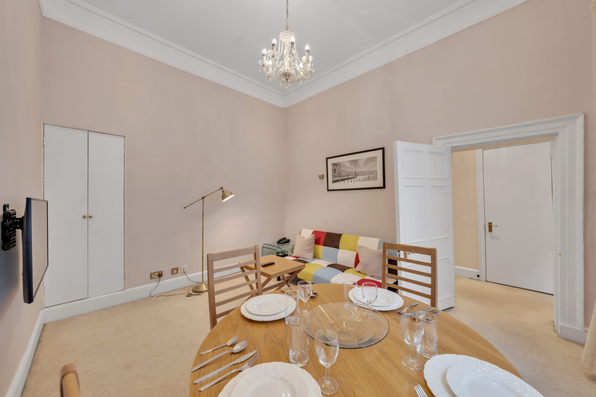 Stylish Mayfair One-Bedroom Retreat in Hertford Street W1J 7SS - Property image 8 - VivreStays